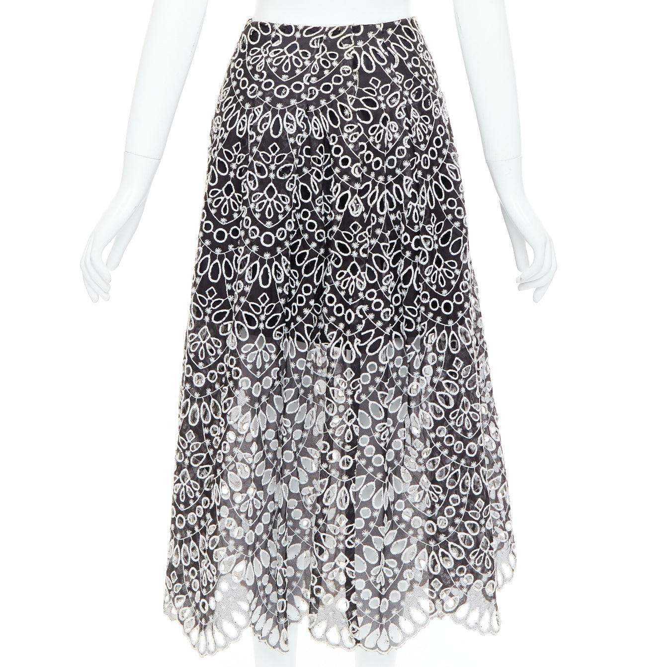 OSCAR DE LA RENTA 2015 black silk cotton embroidery anglais skirt US0 XS For Sale 1