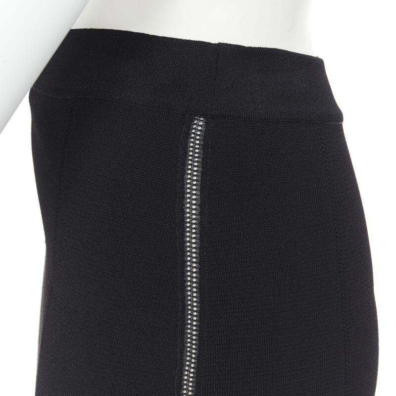 OSCAR DE LA RENTA Jupe fourreau moulante en maille de viscose noire longueur genou XS, 2016
Référence : LNKO/A01761
Marque : Oscar de la Renta
Designer : Oscar De La Renta
Collection : 2016
MATERIAL : Viscose, mélange
Couleur : Noir
Motif :