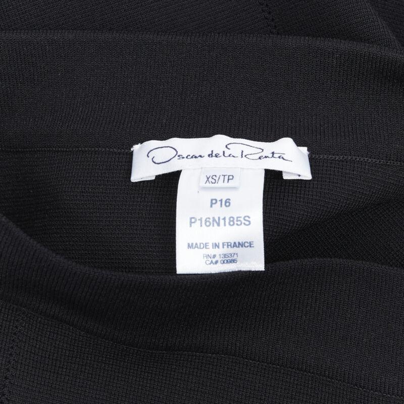 OSCAR DE LA RENTA Jupe fourreau moulante en maille de viscose noire longueur genou XS, 2016 en vente 4