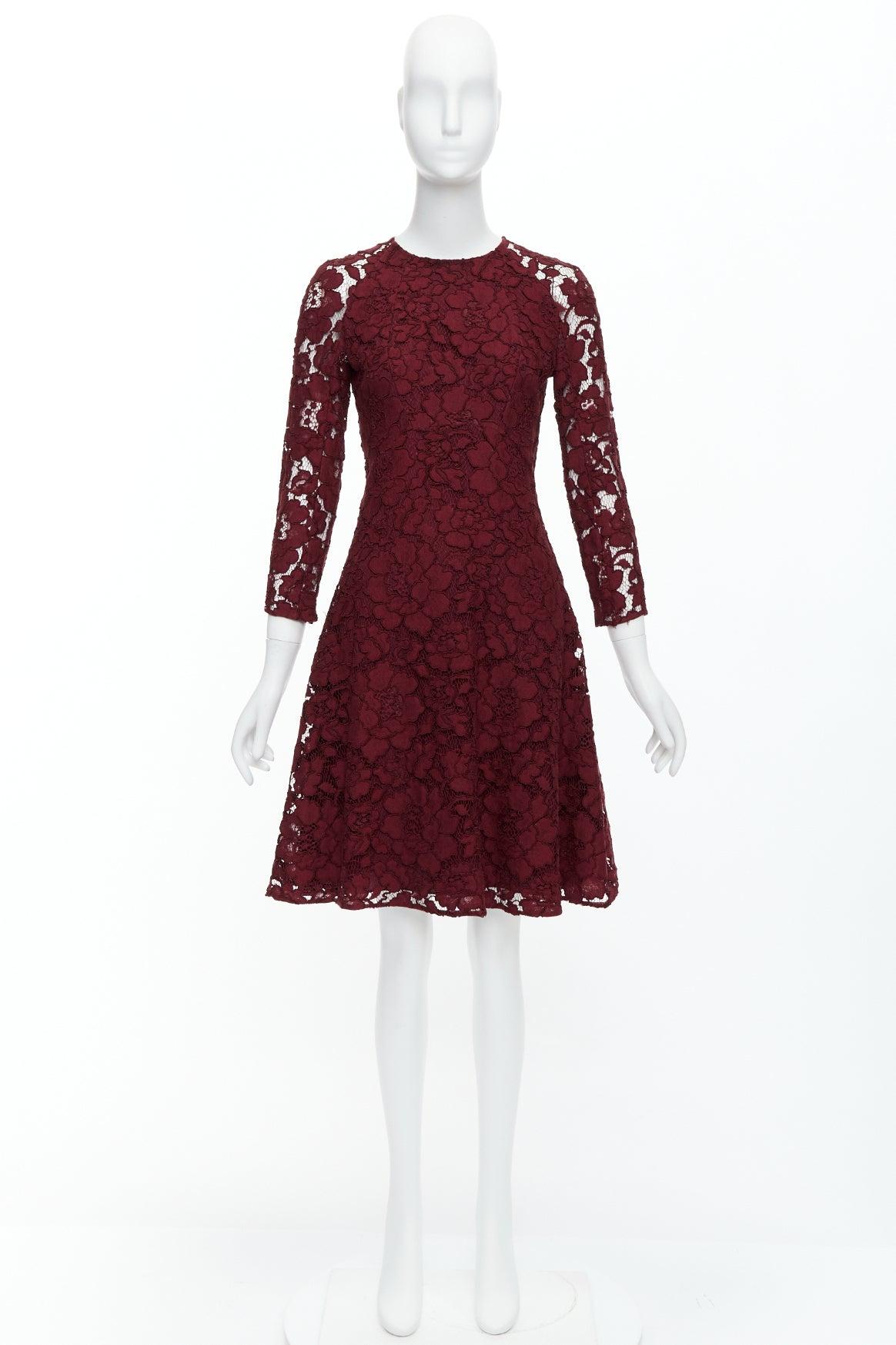 Oscar De La Renta 2016 abito in pizzo bordeaux con maniche trasparenti e vestibilità svasataUS0 XS in vendita 4