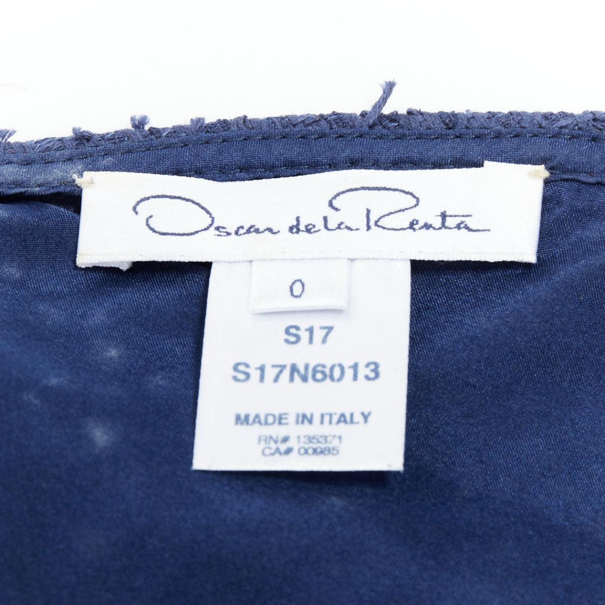 OSCAR DE LA RENTA 2017 vestido a capas de tweed en mezcla de algodón azul marino US0 XS en venta 4