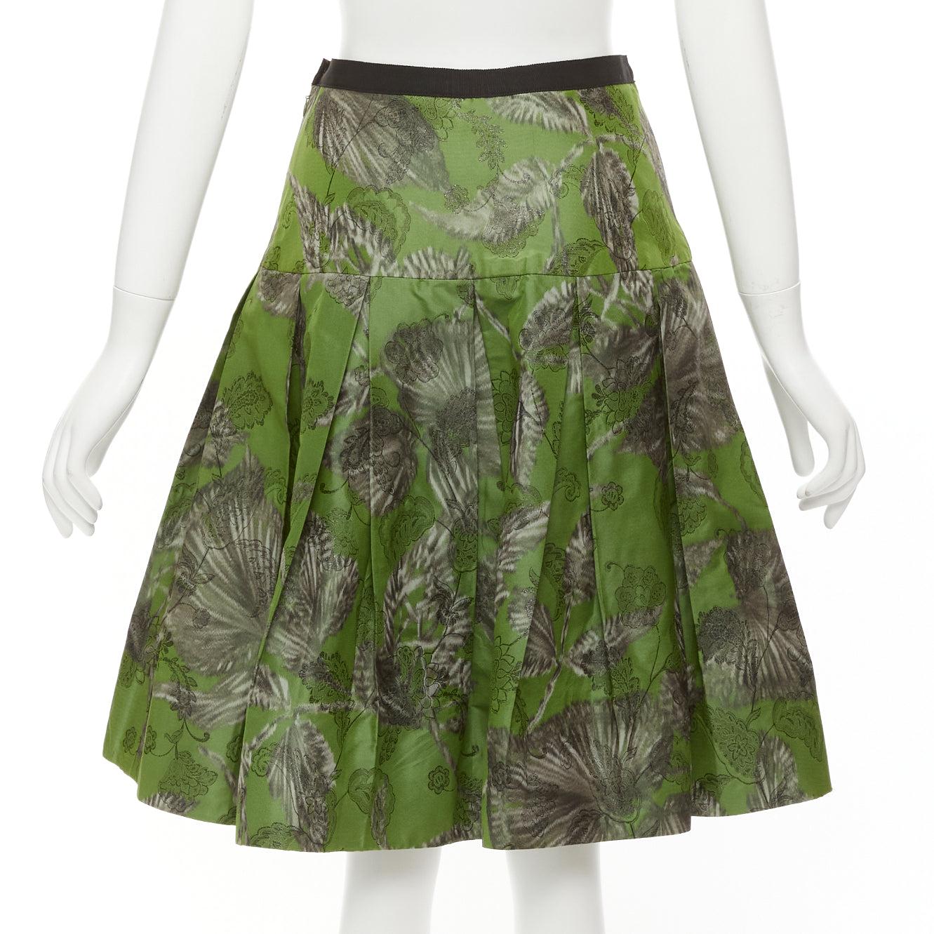 OSCAR DE LA RENTA 2018 green lurex floral brocade fitted flared midi skirt US2 S For Sale 2