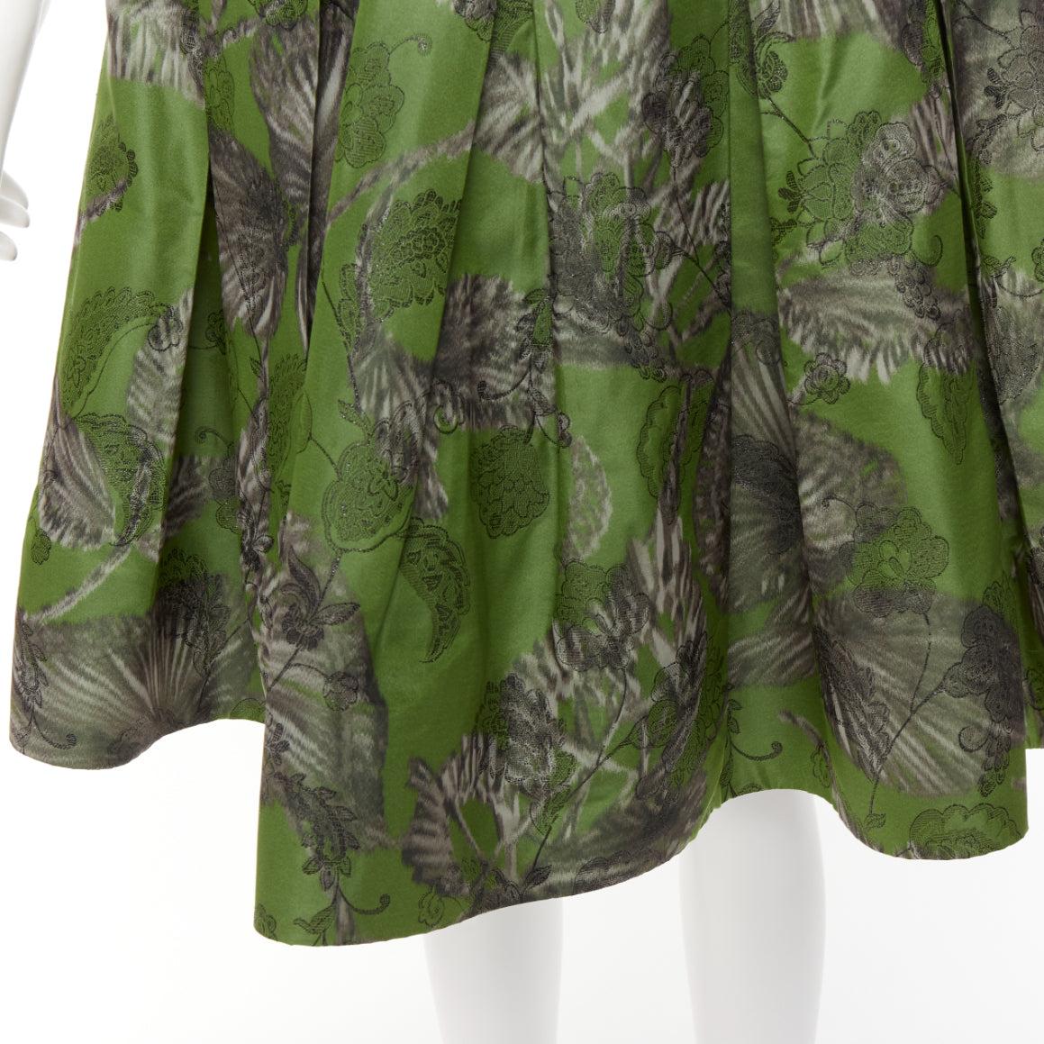 OSCAR DE LA RENTA 2018 green lurex floral brocade fitted flared midi skirt US2 S For Sale 4