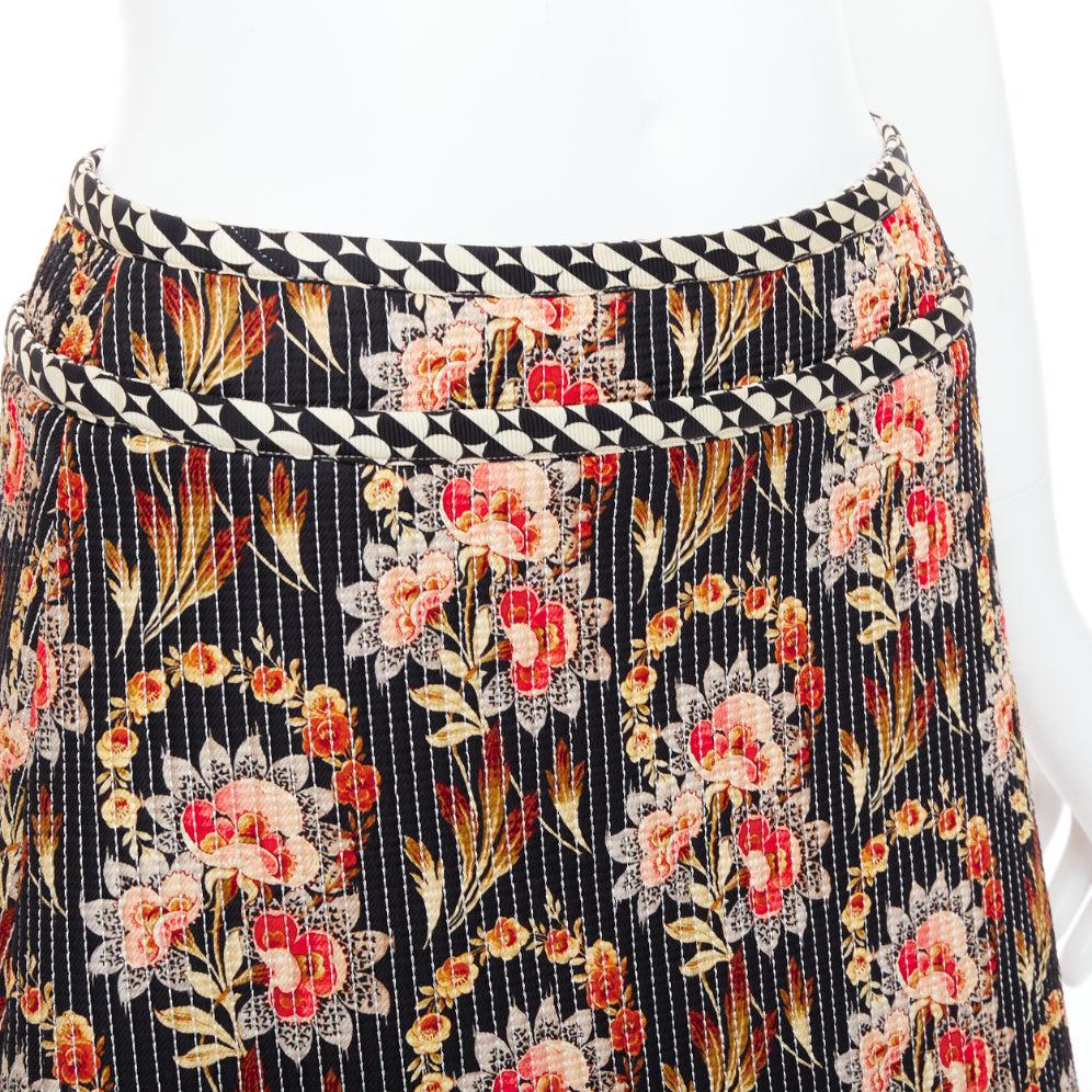 OSCAR DE LA RENTA 2019 multicolor 100% silk floral print quilted skirt US0 XS
Reference: LNKO/A02441
Brand: Oscar de la Renta
Collection: P19 - Runway
Material: Silk
Color: Multicolour
Pattern: Floral
Closure: Zip
Lining: Multicolour Silk
Extra