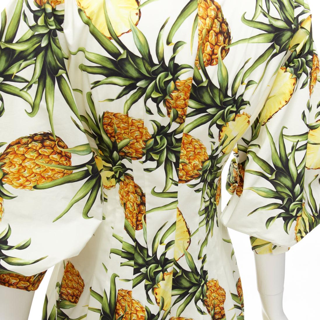 OSCAR DE LA RENTA 2021 yellow white pineapple print puff sleeve dress US2 S
Reference: AAWC/A00708
Brand: Oscar de la Renta
Designer: Oscar De La Renta
Collection: SS 2021
Material: Cotton, Blend
Color: Yellow, White
Pattern: Photographic