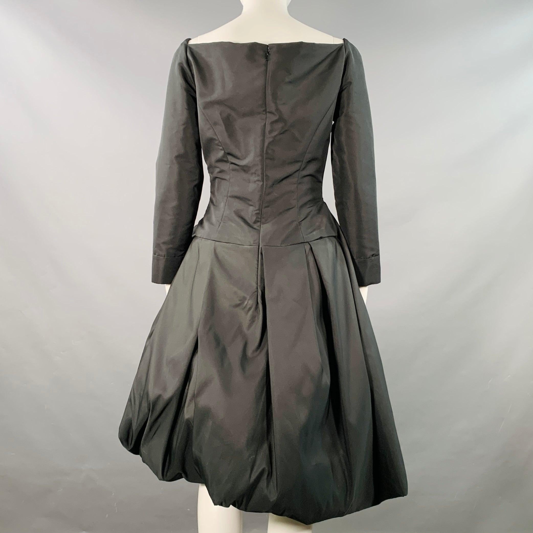 Oscar De La Renta 2022 Taille 6 Robe de cocktail midi à manches longues en taffetas noir Pour femmes en vente