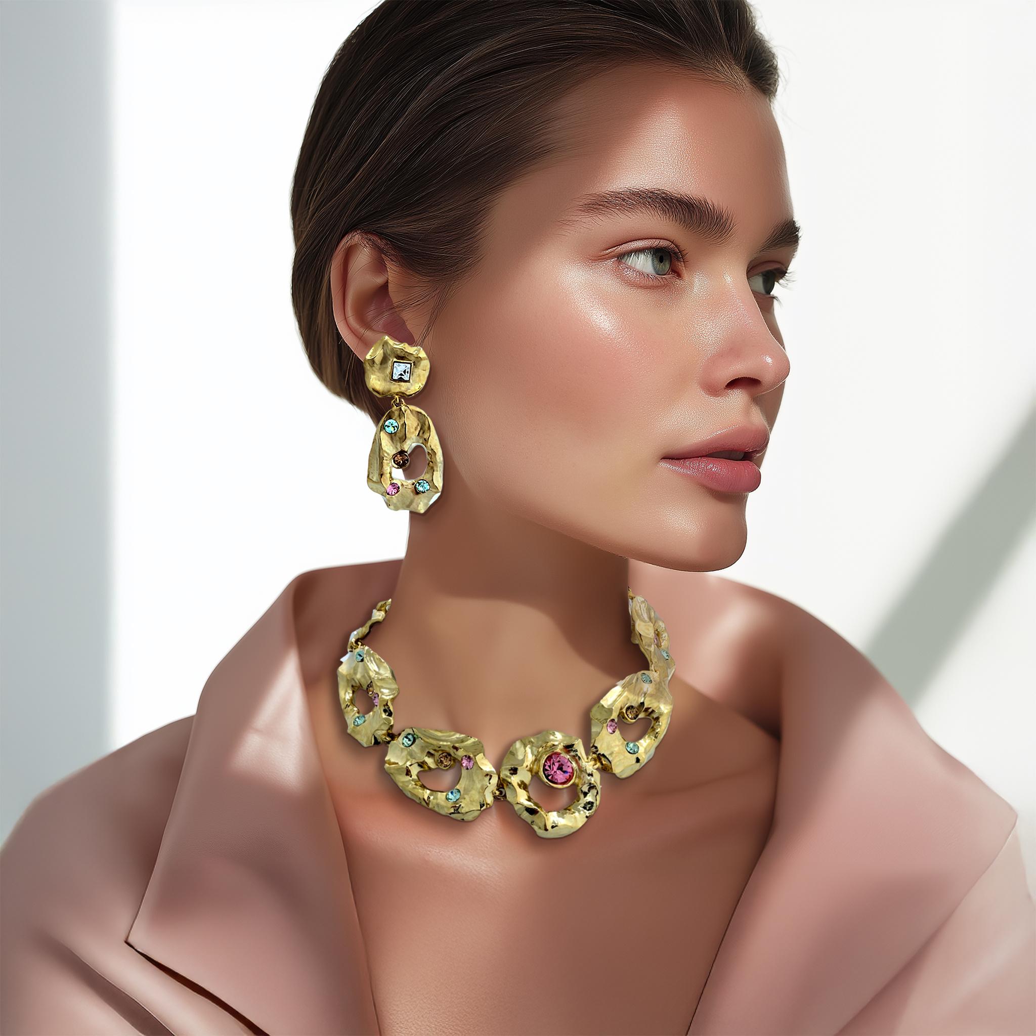 Oscar de la Renta 22k Gold-Plated Hammered Clip Tear Drop Earrings with Crystals For Sale 1