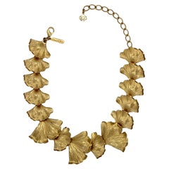 Oscar de la Renta, collier fantaisie en étain plaqué or 22 carats et laiton à feuilles de visongo