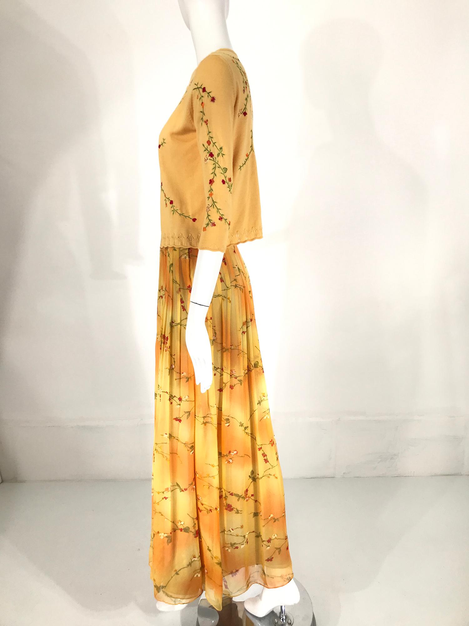 Oscar de la Renta 2pc Embroidered Cashmere Sweater & Printed Silk Maxi Skirt  In Good Condition For Sale In West Palm Beach, FL