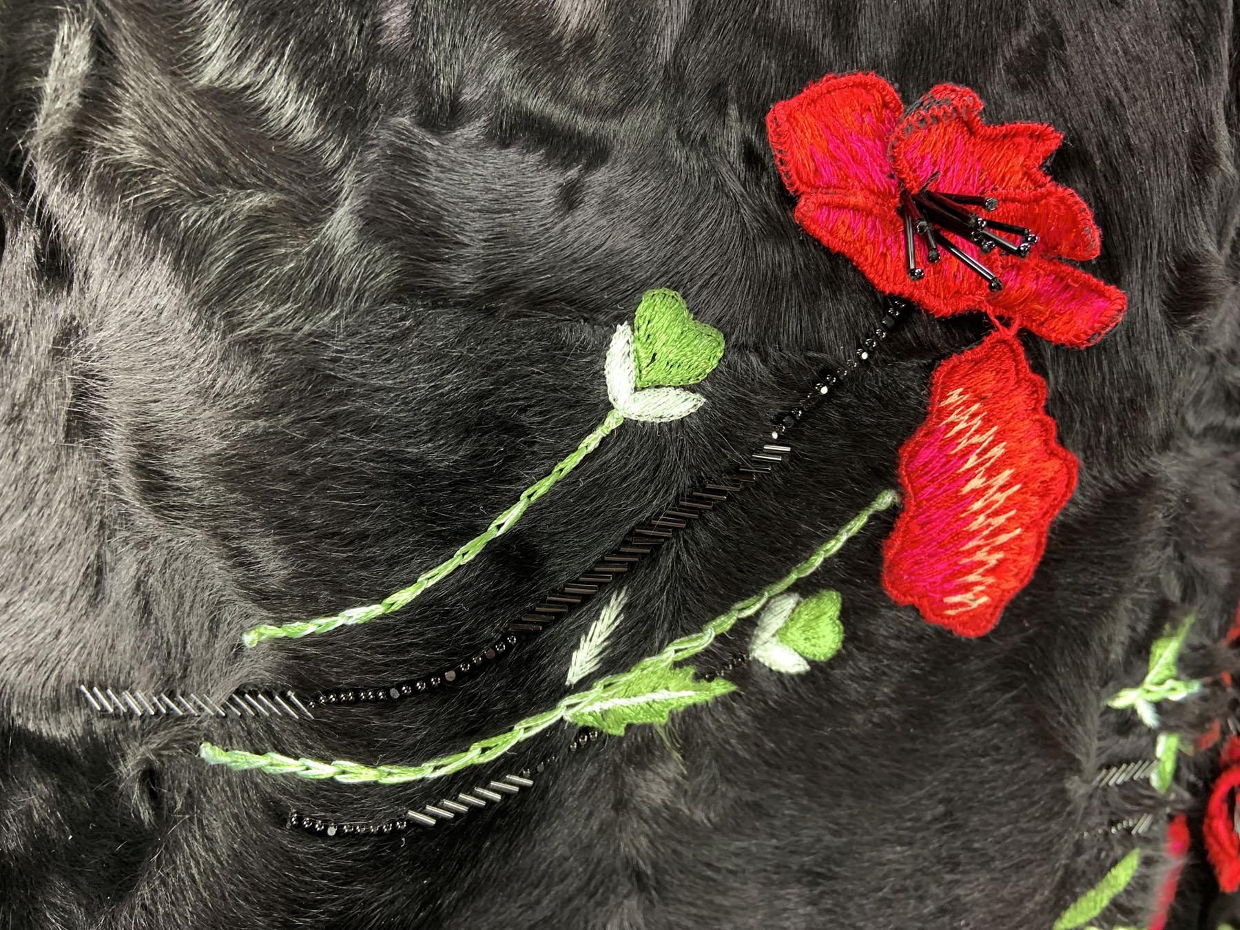 Oscar de la Renta 3-D Poppy Embroidery Lamb Skin Fur Stroller Coat US 4 For Sale 5