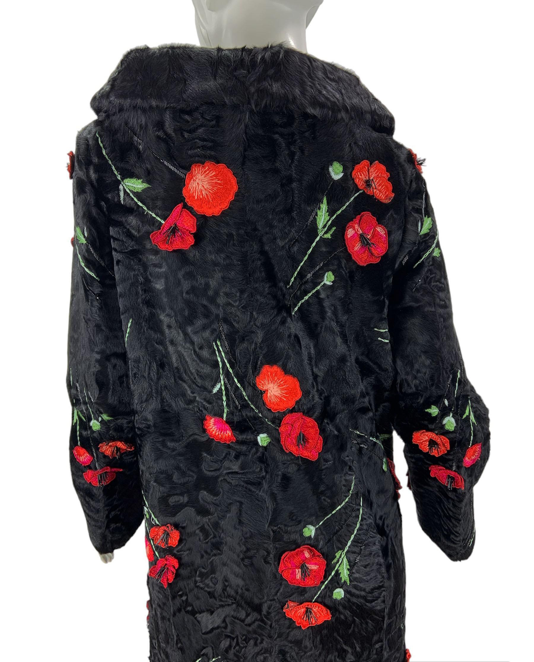 Oscar de la Renta 3-D Poppy Embroidery Lamb Skin Fur Stroller Coat US 4 For Sale 2