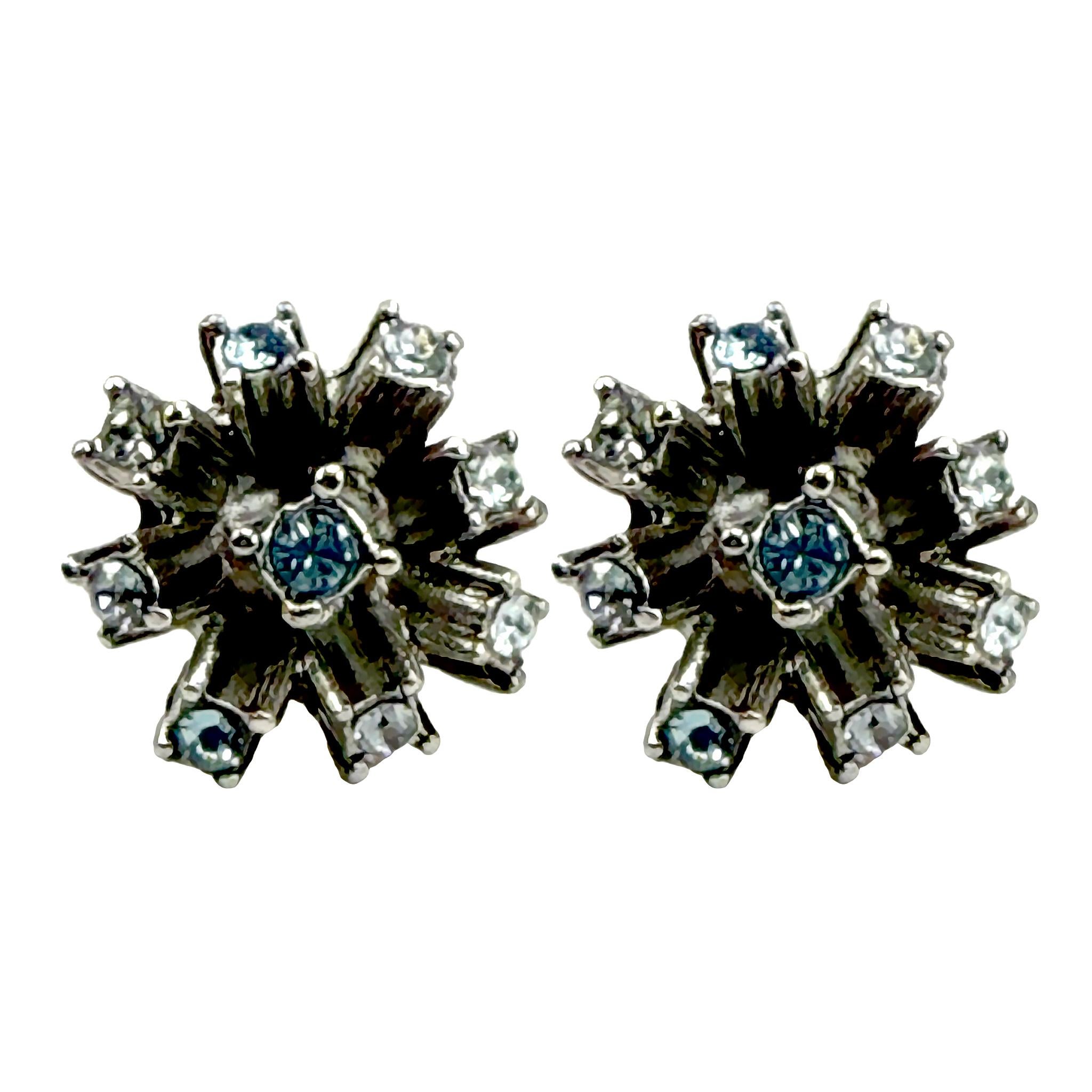 Clous d'oreilles Oscar de la Renta aigue-marine de couleur argentée et cristal Swarovski en vente 2