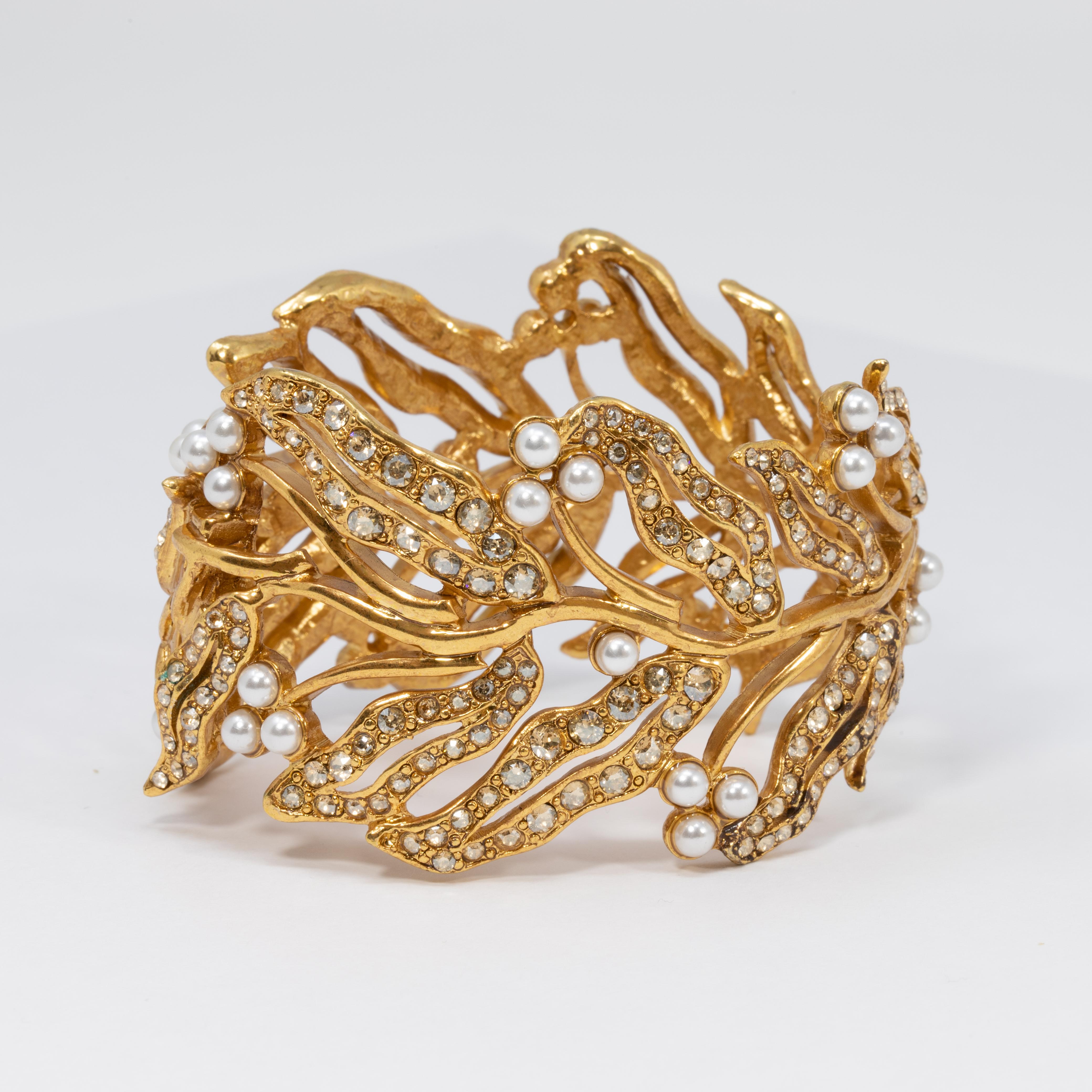 Oscar de la Renta Bamboo Leaf Faux Pearl Hinged Cuff Bracelet in Gold In New Condition For Sale In Milford, DE