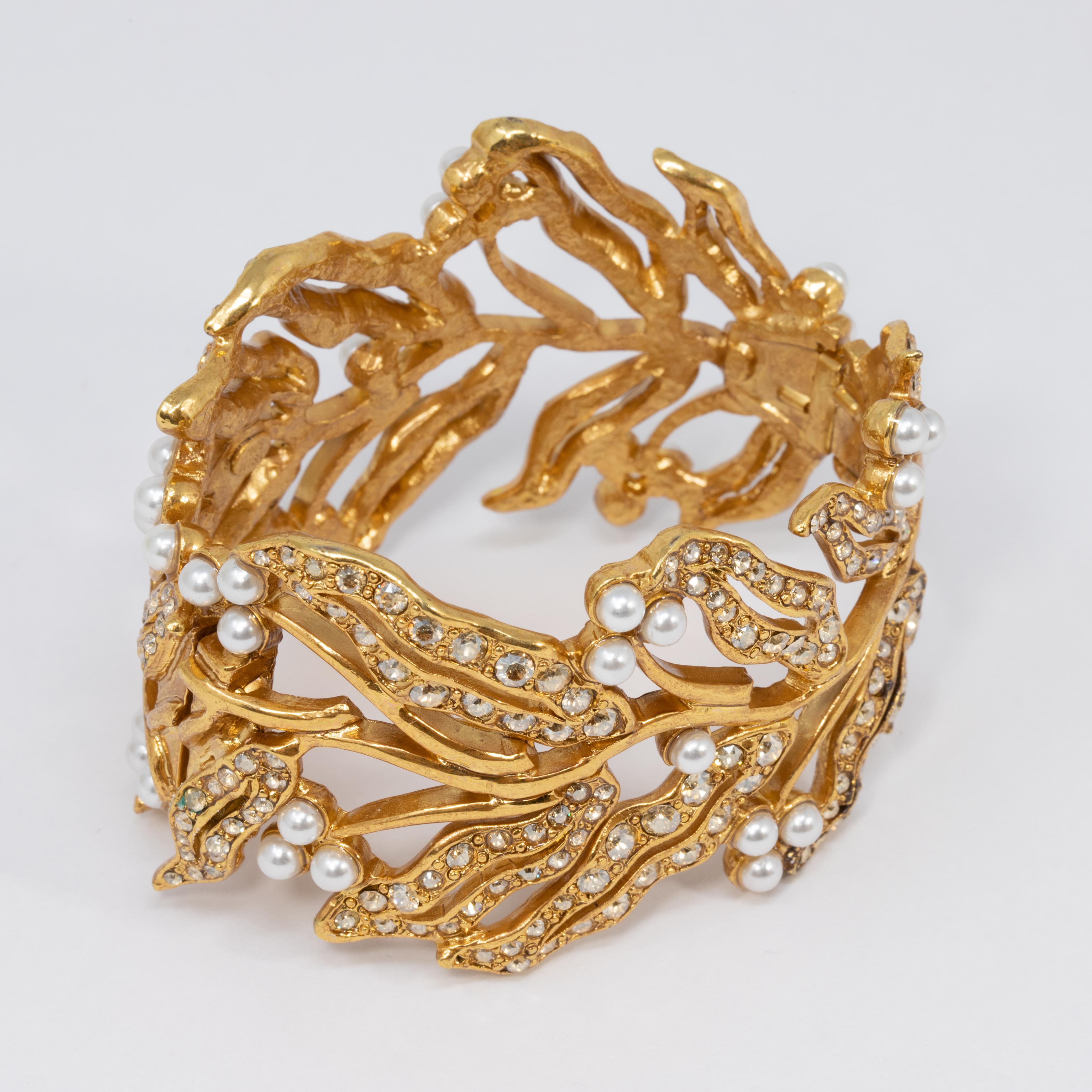 Women's or Men's Oscar de la Renta Bamboo Leaf Faux Pearl Hinged Cuff Bracelet in Gold For Sale
