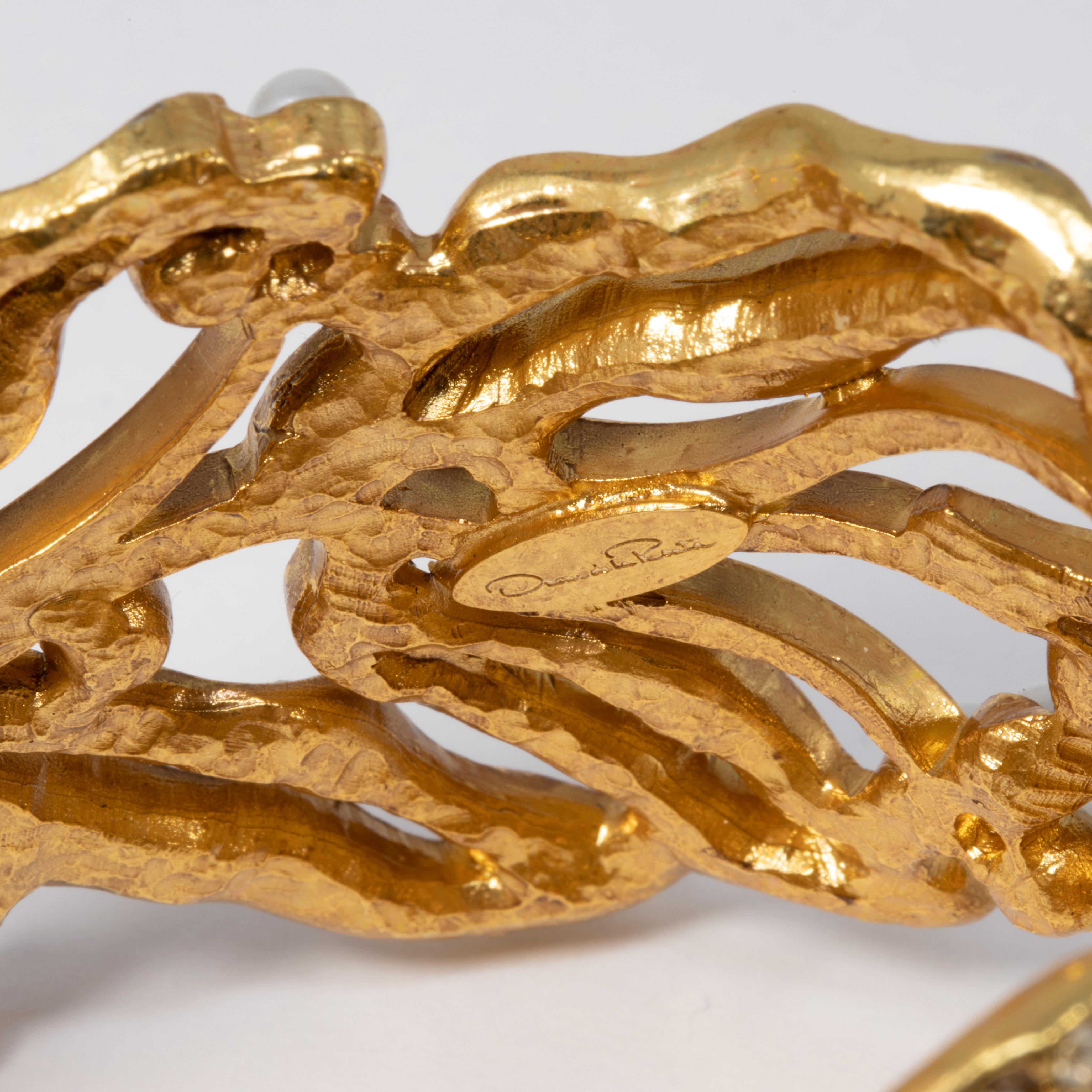Oscar de la Renta Bamboo Leaf Faux Pearl Hinged Cuff Bracelet in Gold For Sale 2