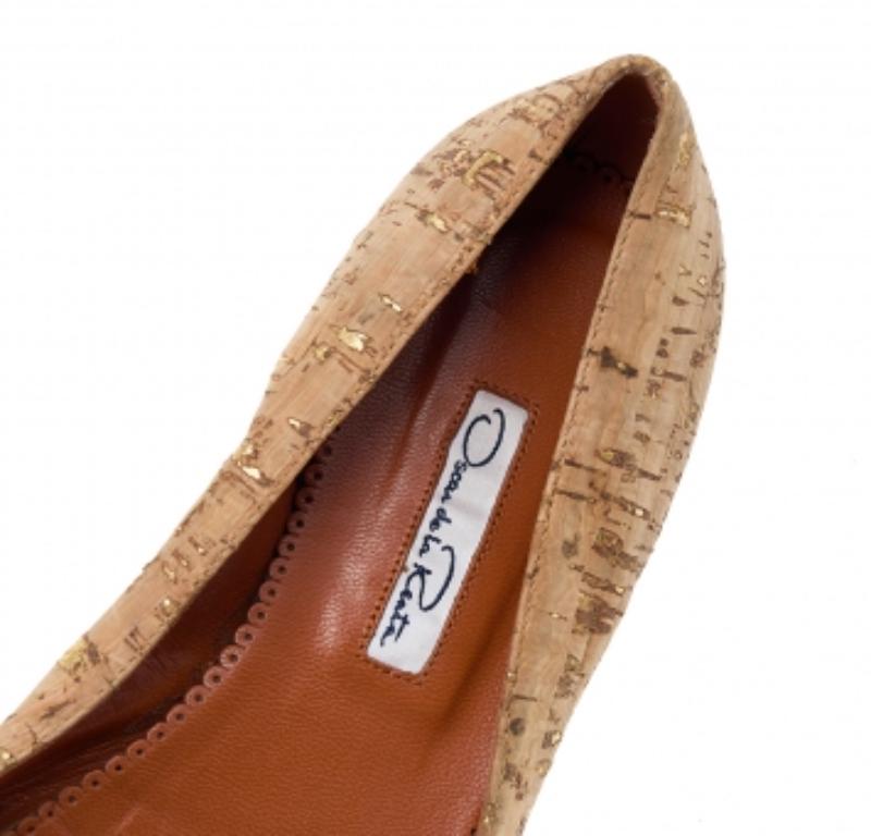 Oscar De La Renta Beige Cuero Adornado  Pisos Talla 37.5 en venta 1
