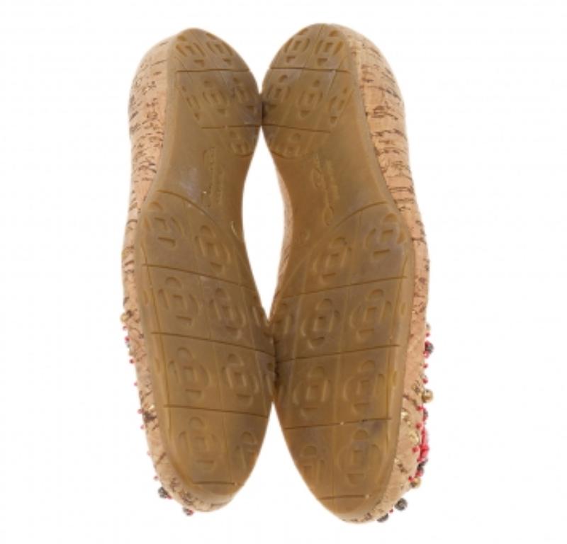 Oscar De La Renta Beige Cuero Adornado  Pisos Talla 37.5 en venta 3