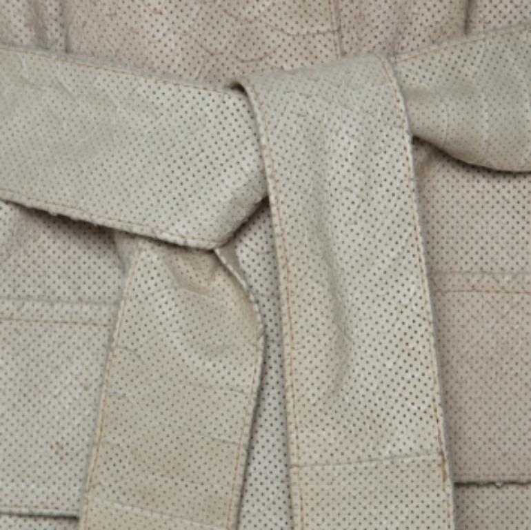 Oscar de la Renta Beige Perforated Python Embossed Leather Belted Coat L Damen im Angebot