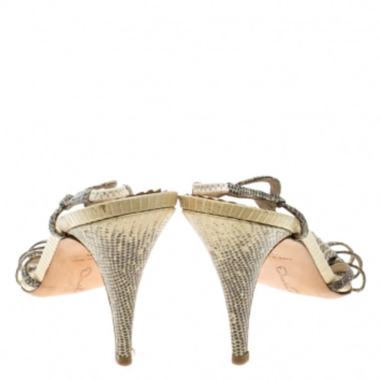 Oscar De La Renta Beige Schlangenhaut Riemchensandalen Größe 38 im Angebot 1