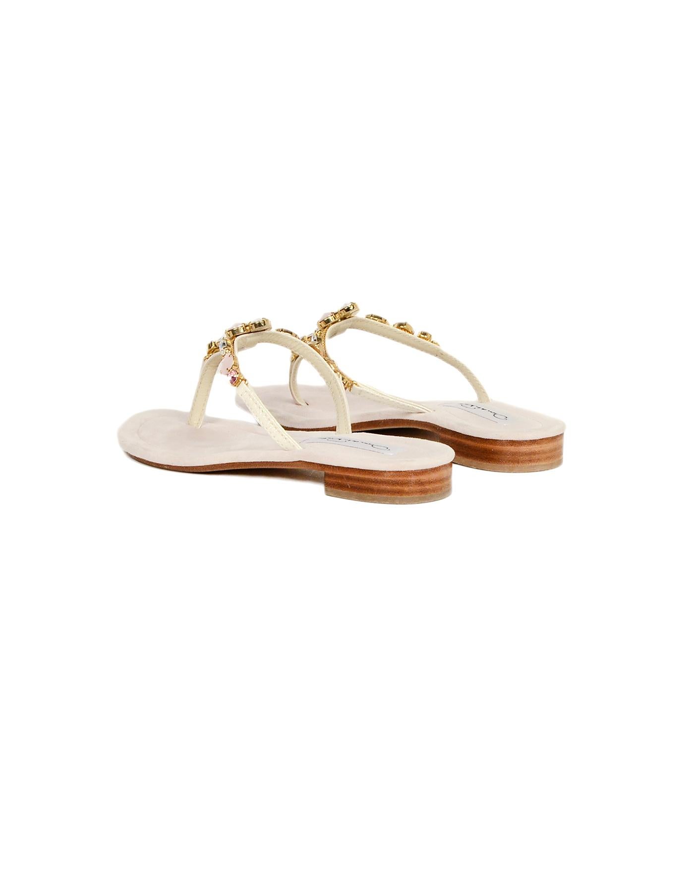 Oscar de la Renta Beige Suede Embellished Thong Sandals Sz 35 In Excellent Condition In New York, NY