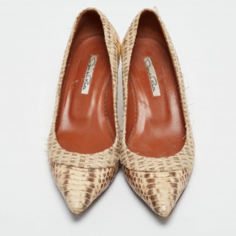 Oscar De La Renta - Escarpins à bouts pointus en raphia et serpent d'eau beige - Taille 37 en vente 2