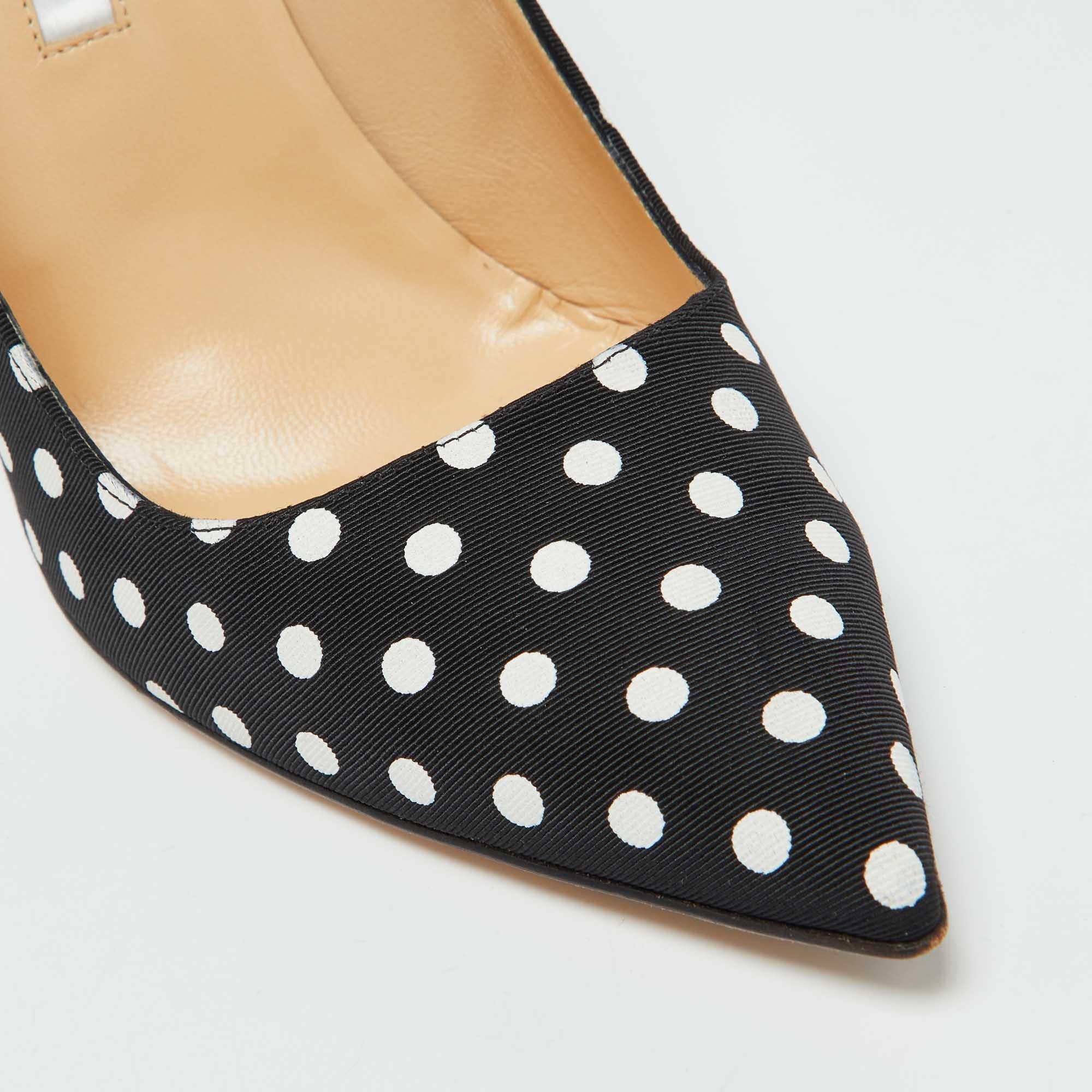 Oscar De La Renta Escarpins à bouts pointus en tissu noir à pois imprimés Taille 41 en vente 2