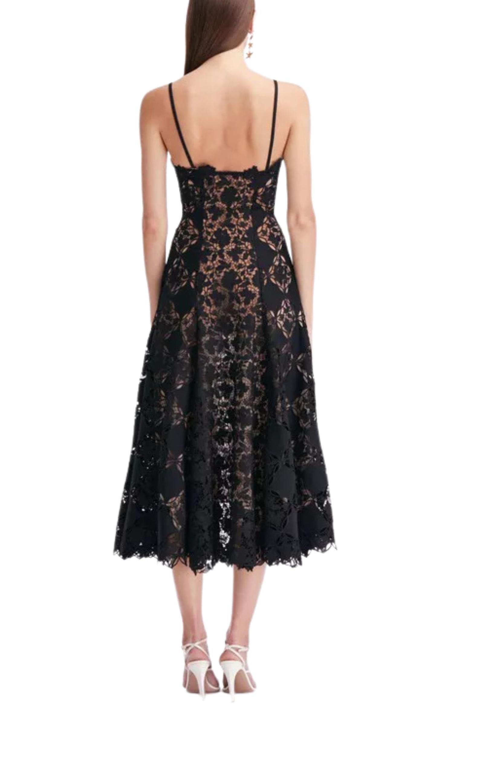 Noir Robe midi Oscar de la Renta en dentelle guipure noire, taille US 8 en vente