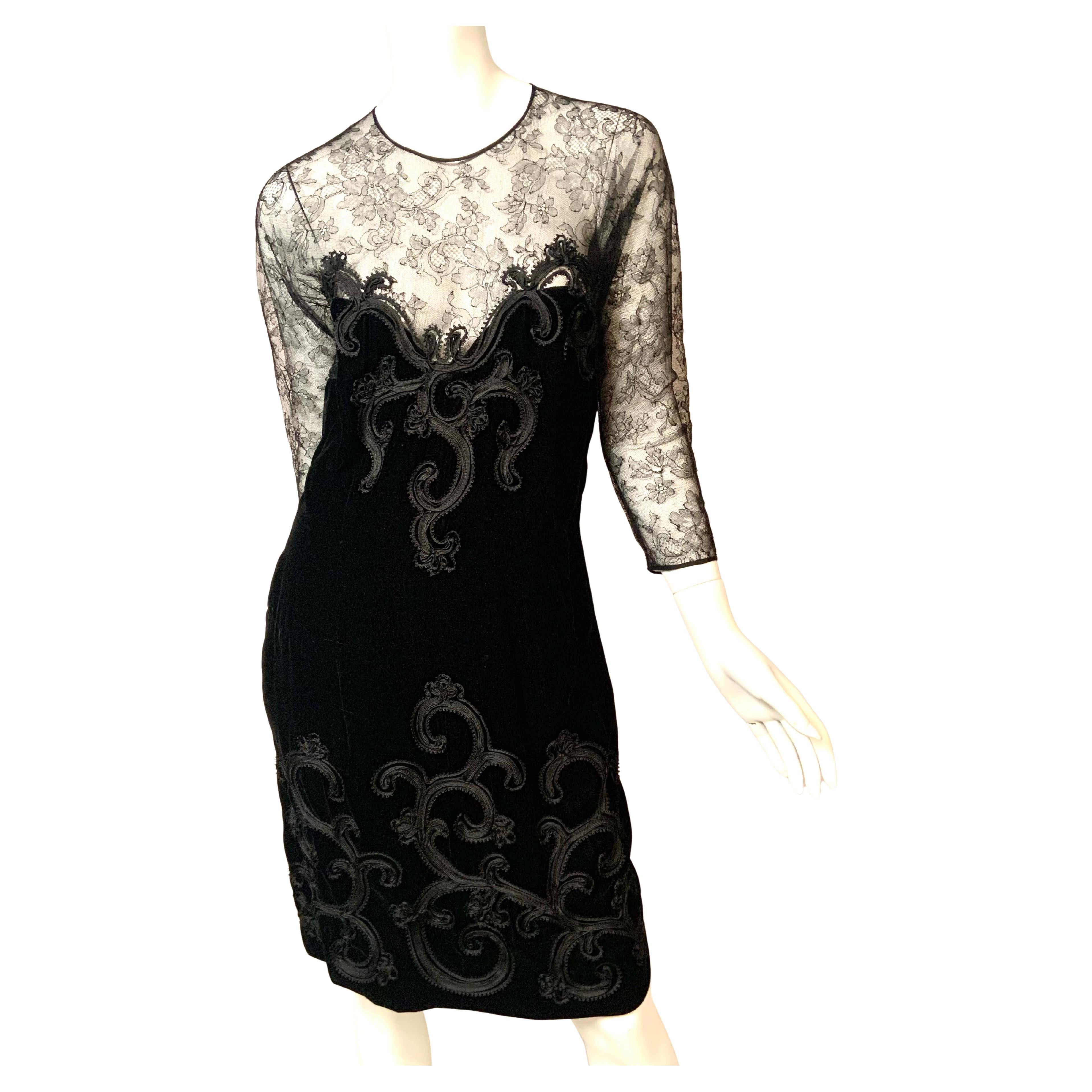 Oscar De La Renta - Robe en velours noir garnie de dentelle et de soutache