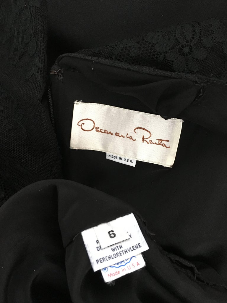 Oscar de la Renta Black Lace Evening Gown Size 6. For Sale at 1stDibs