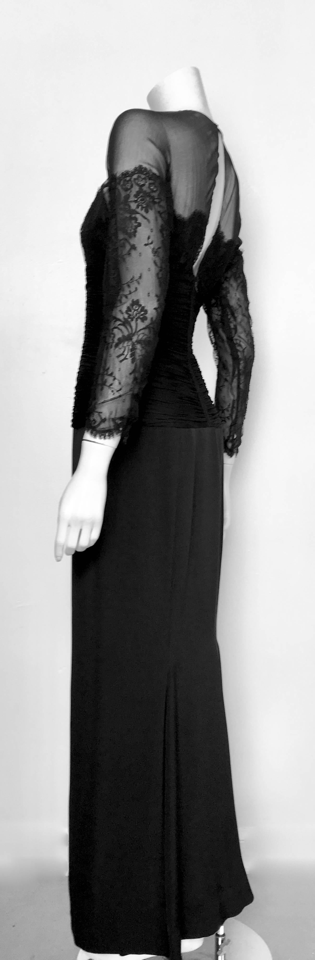 Oscar de la Renta Black Lace Evening Gown Size 6.  For Sale 3