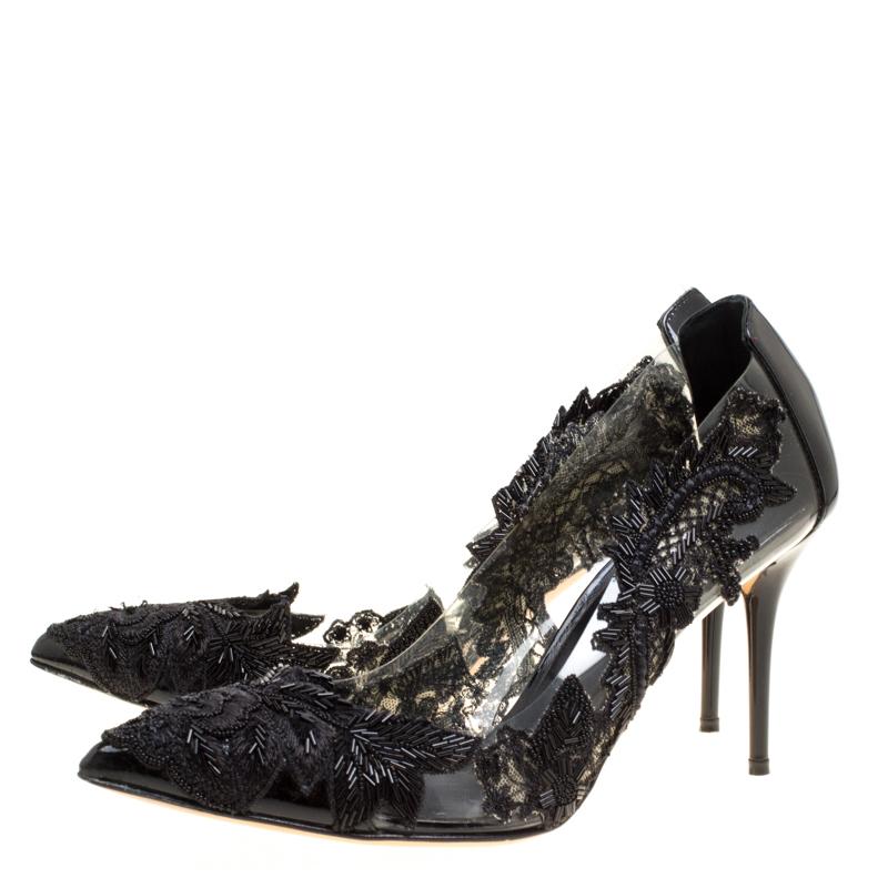 Oscar de la Renta Black Patent Leather and PVC Alyssa Embroidered Pumps Size 38 In Good Condition In Dubai, Al Qouz 2