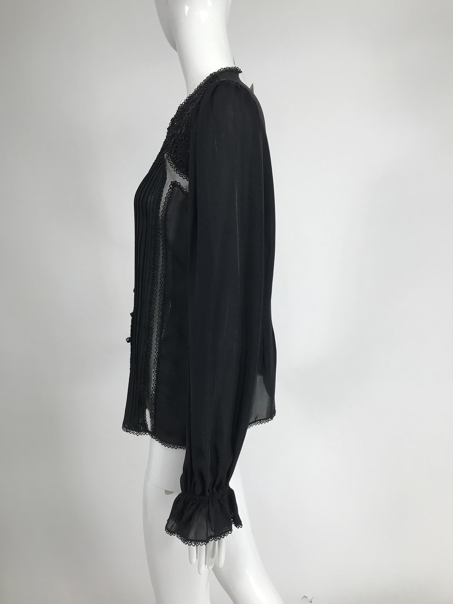 Women's Oscar de la Renta Black Silk Beaded Poet Sleeve Blouse