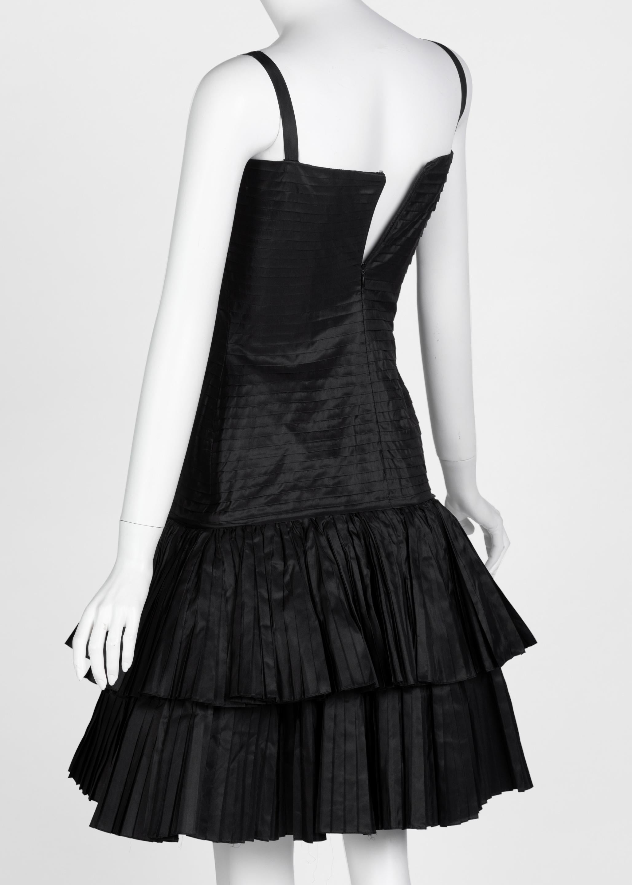 Oscar de la Renta Black Silk Taffeta Pleated Ruffle Cocktail Dress, 1980s In Excellent Condition For Sale In Boca Raton, FL