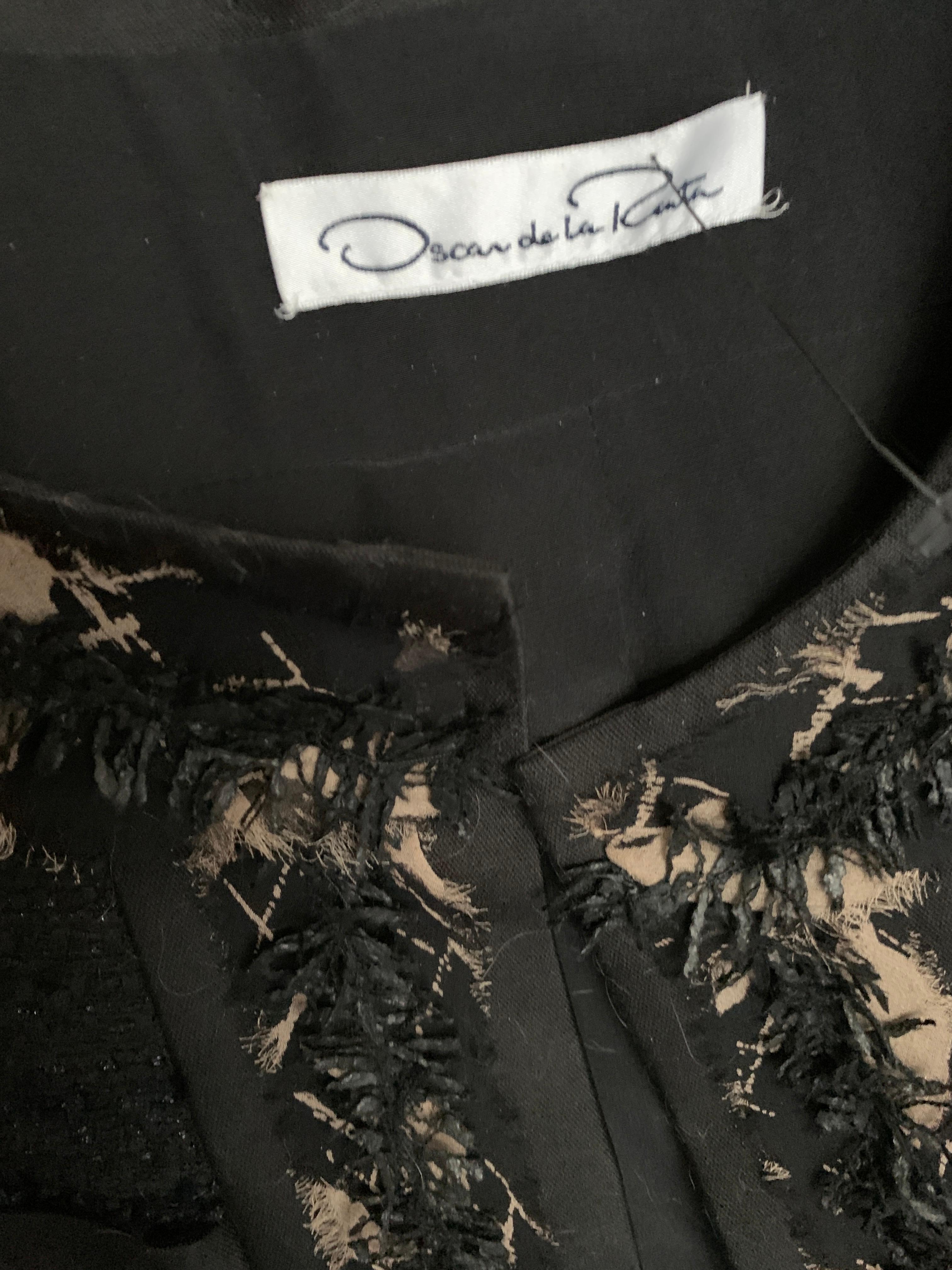 Oscar De La Renta Black & Tan Chic Bouclé Cardigan Coat Size 10/12 For Sale 5