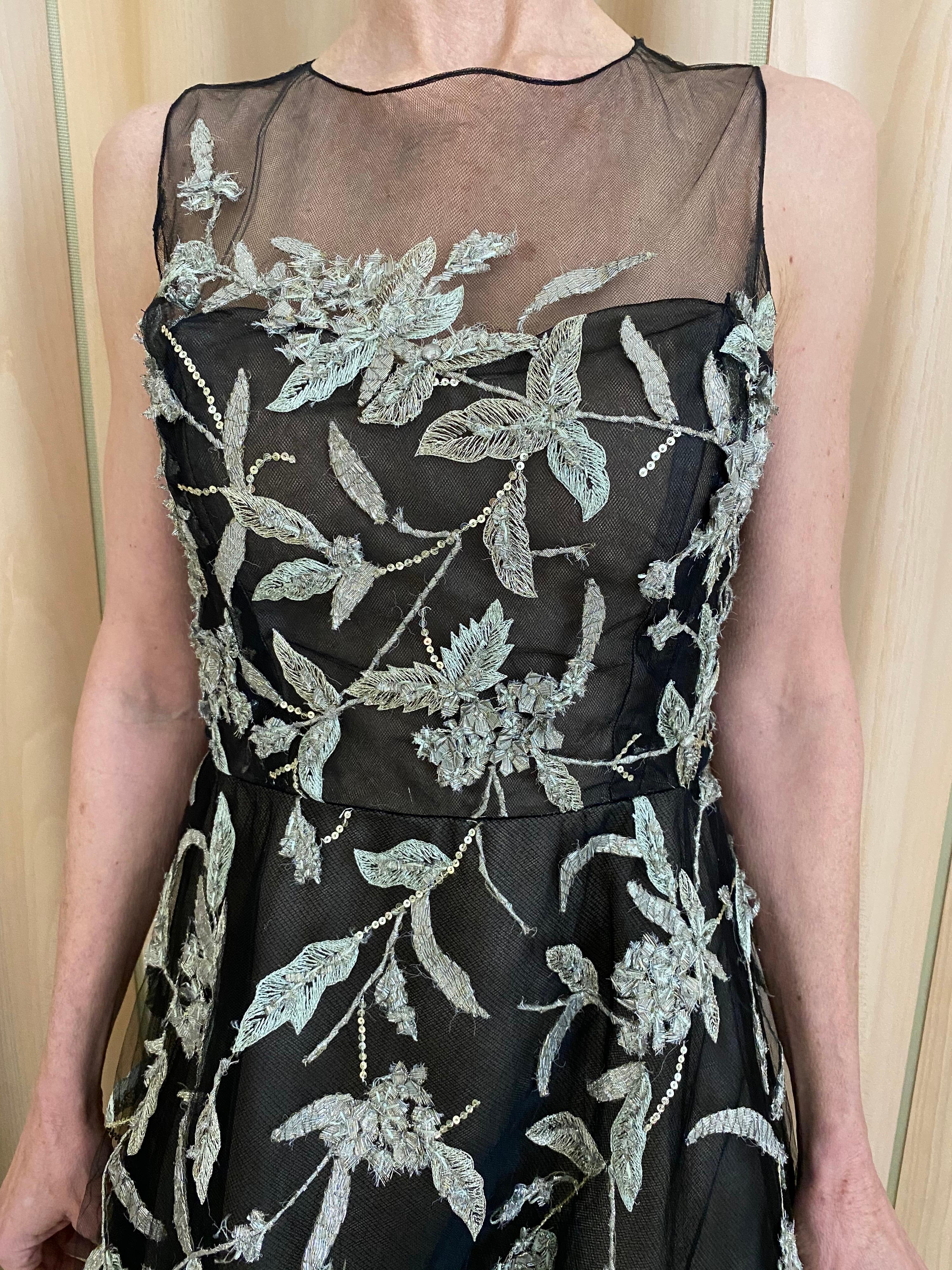 Oscar De La Renta Black Tulle Dress with Embroidery  In Excellent Condition In Beverly Hills, CA