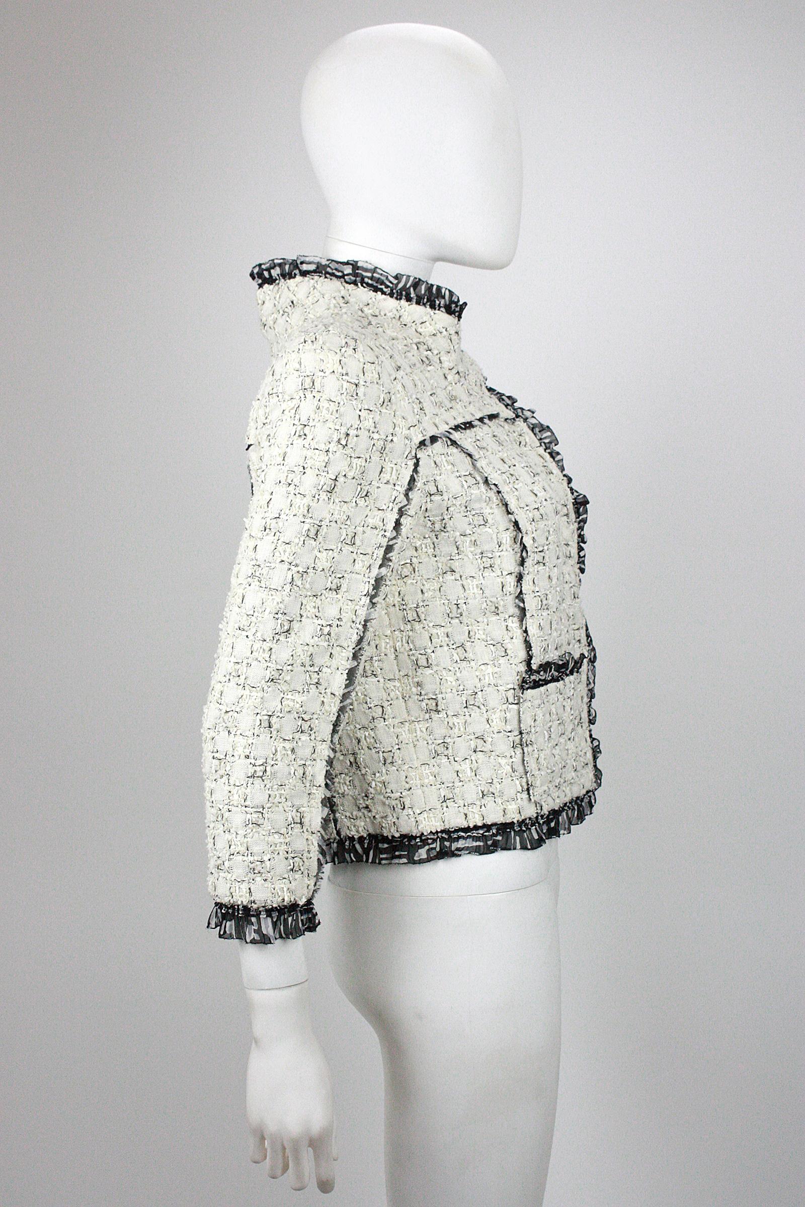 Oscar de la Renta Black & White Crop Jacket In Good Condition In Los Angeles, CA