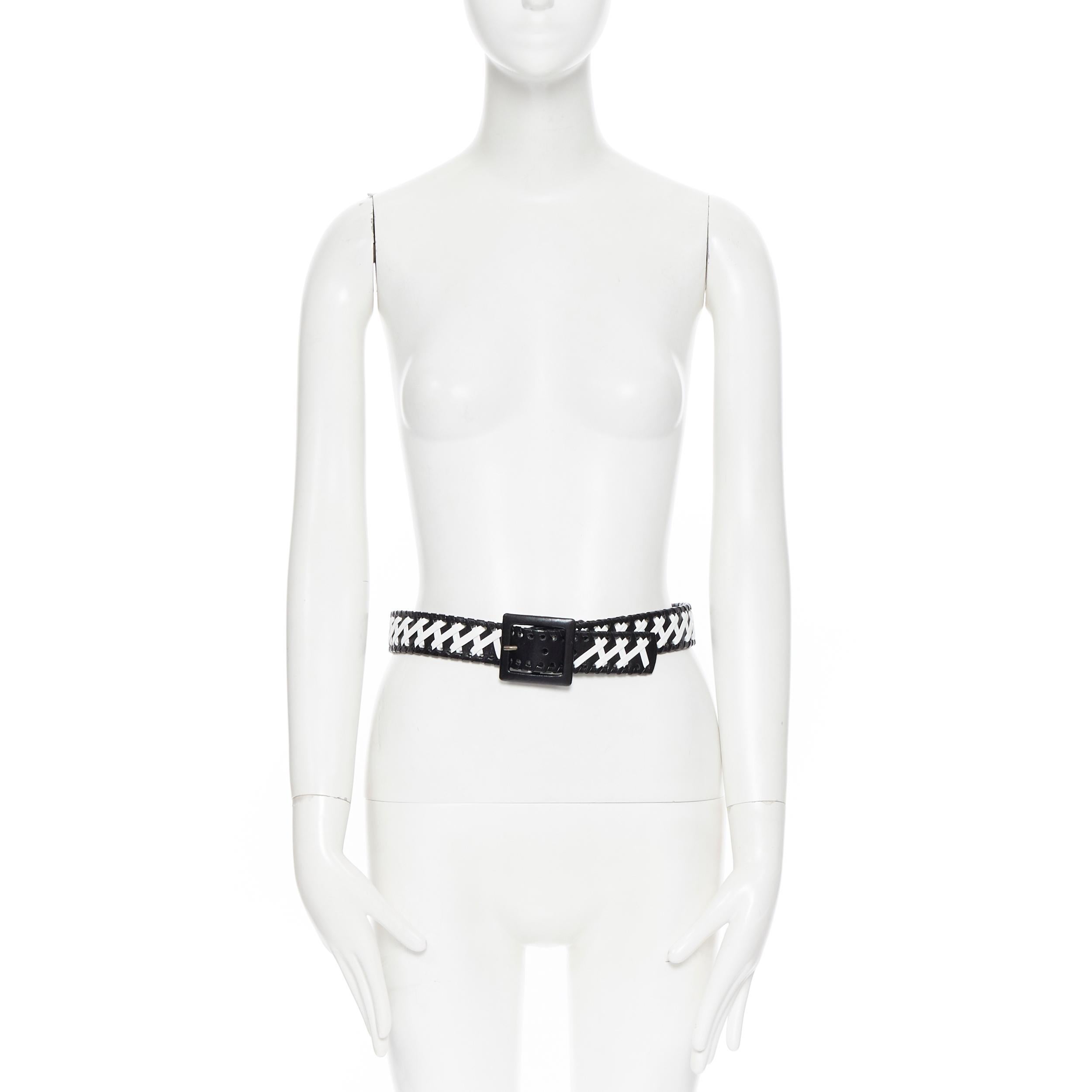 OSCAR DE LA RENTA black white whipstitch leather buckle belt S 28