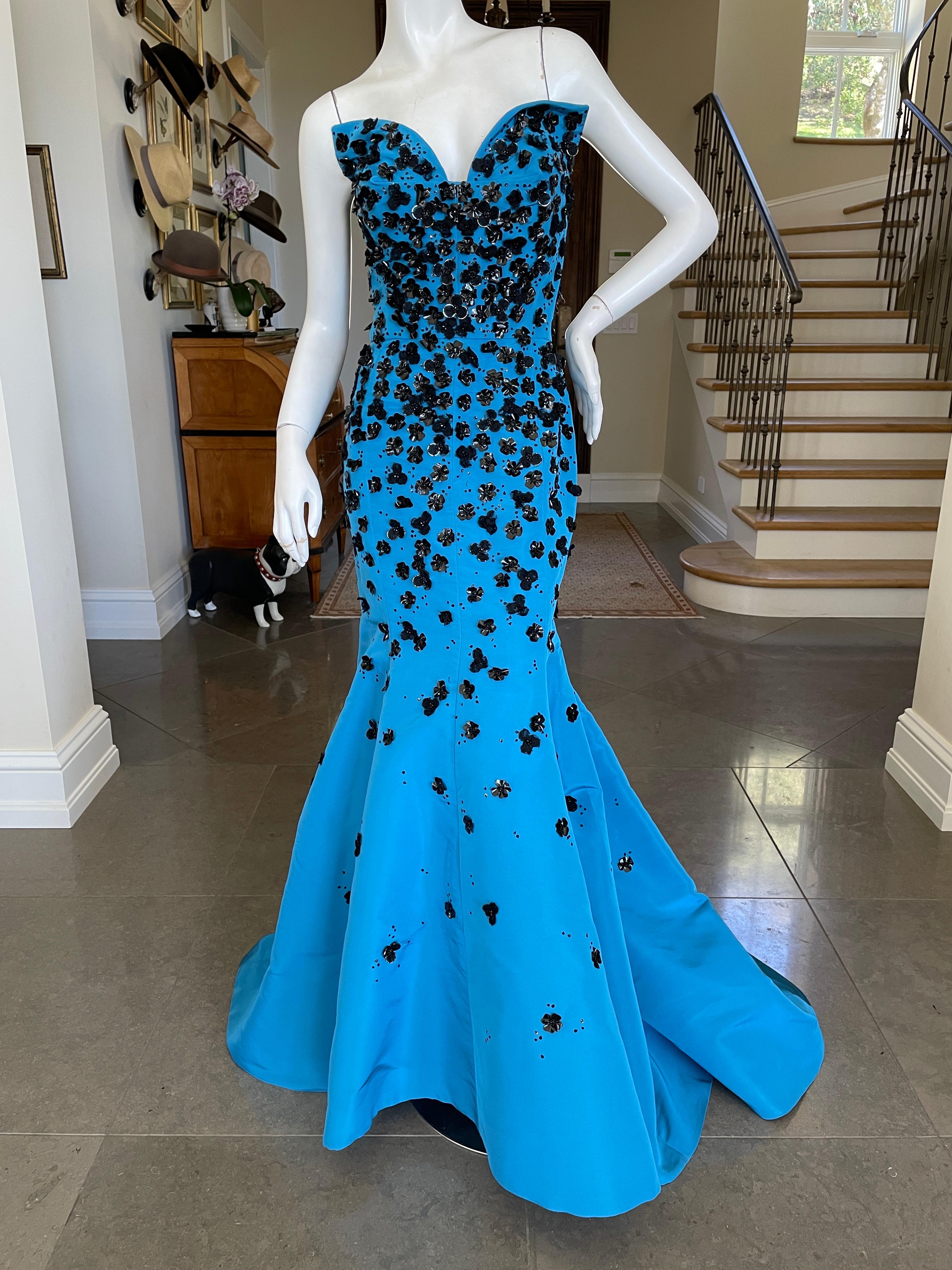 Oscar de la Renta Blue Embellished Mermaid Dress with Sexy Back For Sale 1