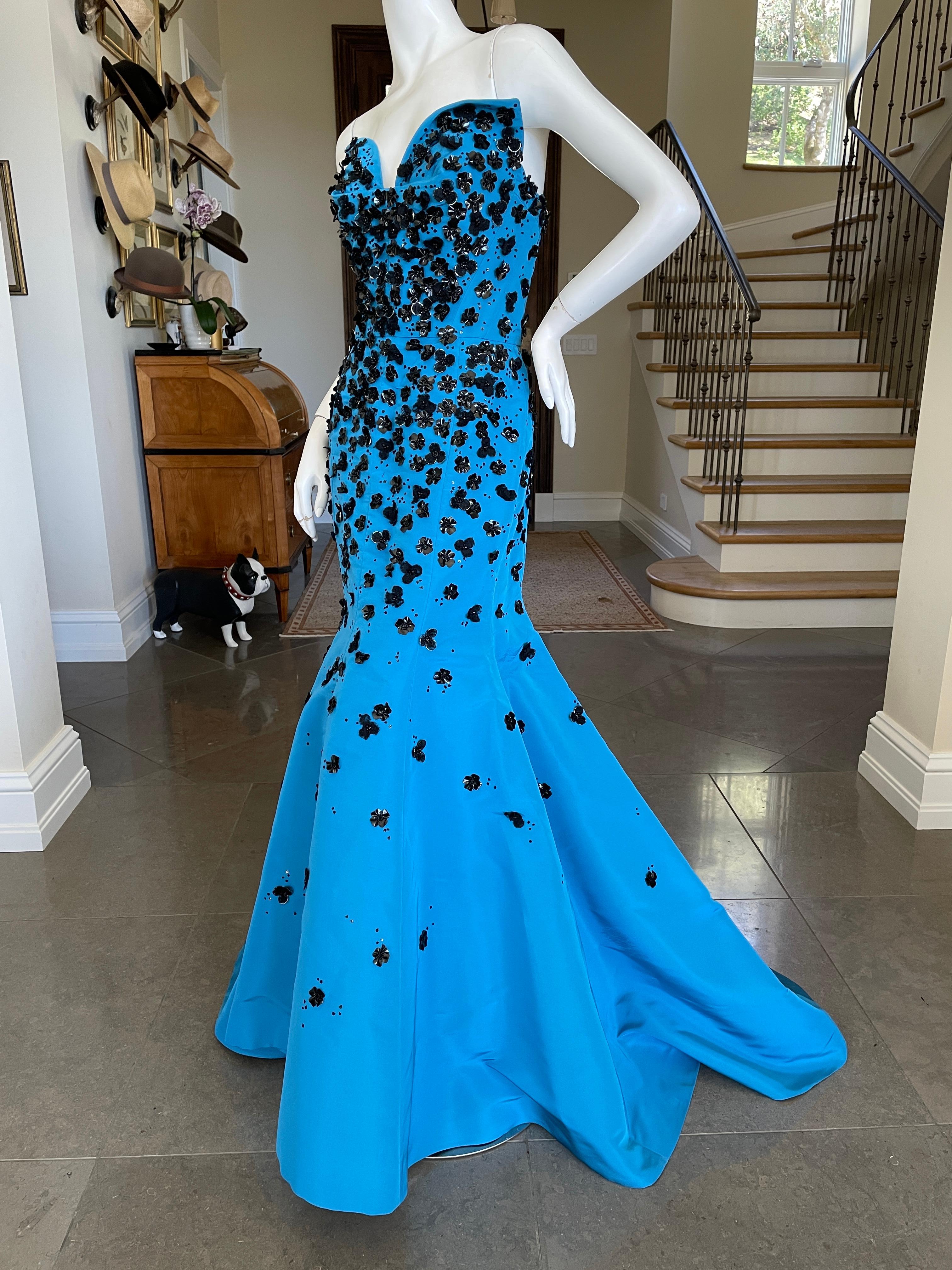 Oscar de la Renta Blue Embellished Mermaid Dress with Sexy Back For Sale 2