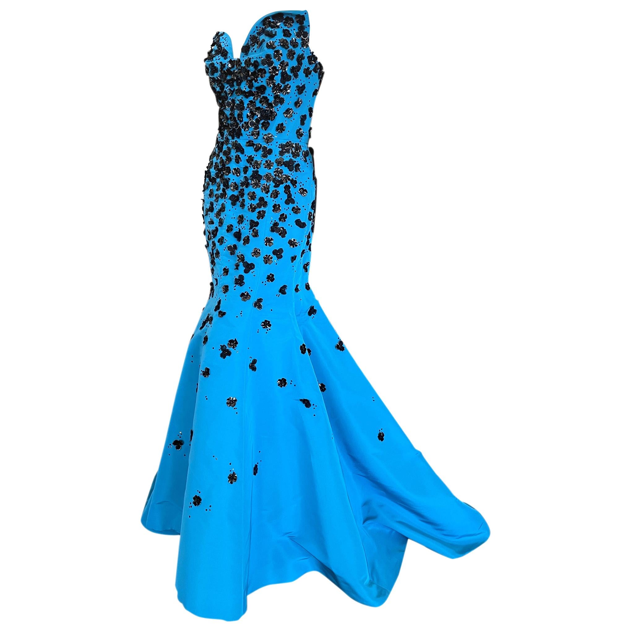Oscar de la Renta Blue Embellished Mermaid Dress with Sexy Back For Sale