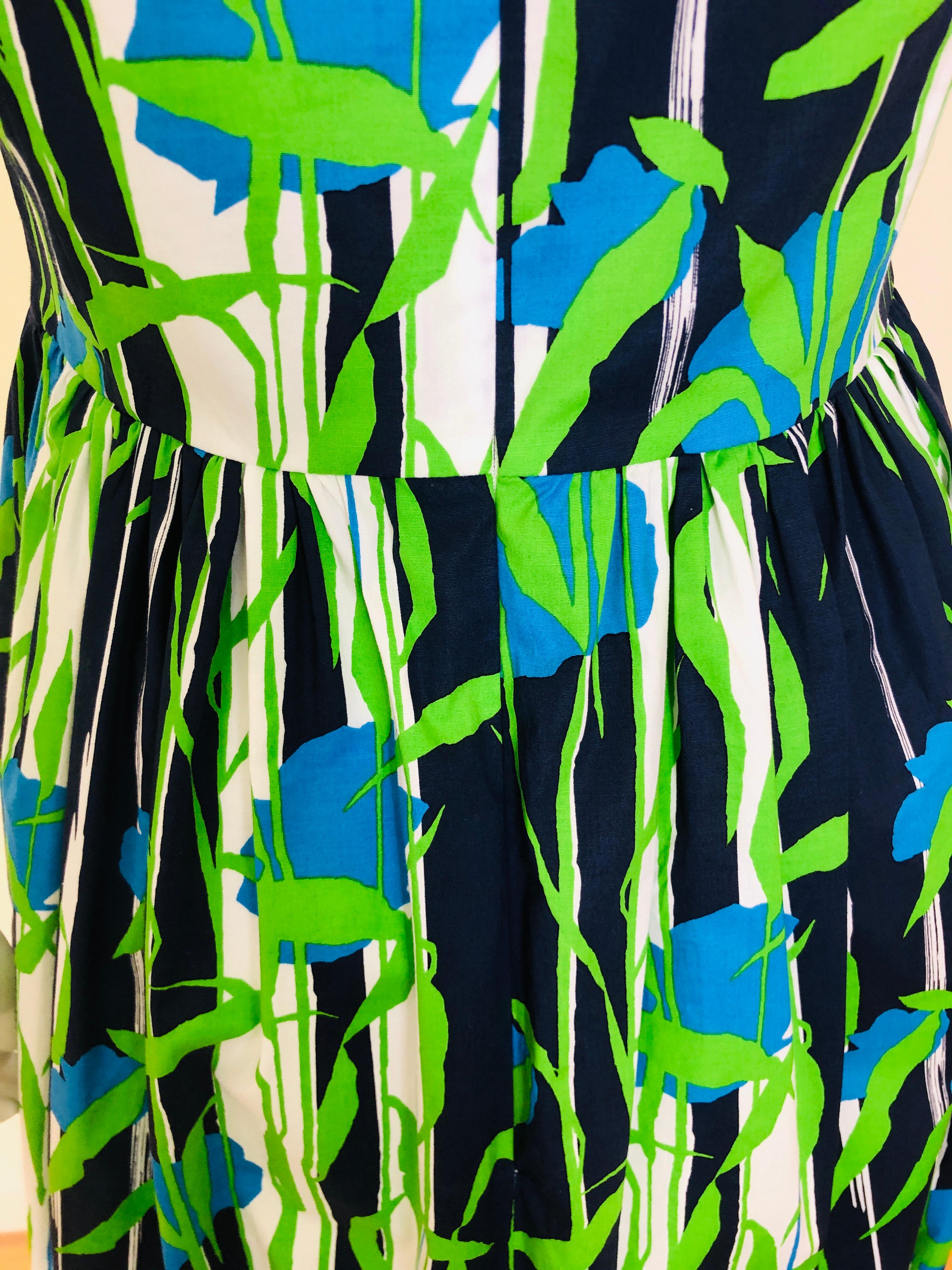 Oscar de la Renta Blue, Green & White Floral Pattern Short Sleeve Flared Dress For Sale 4