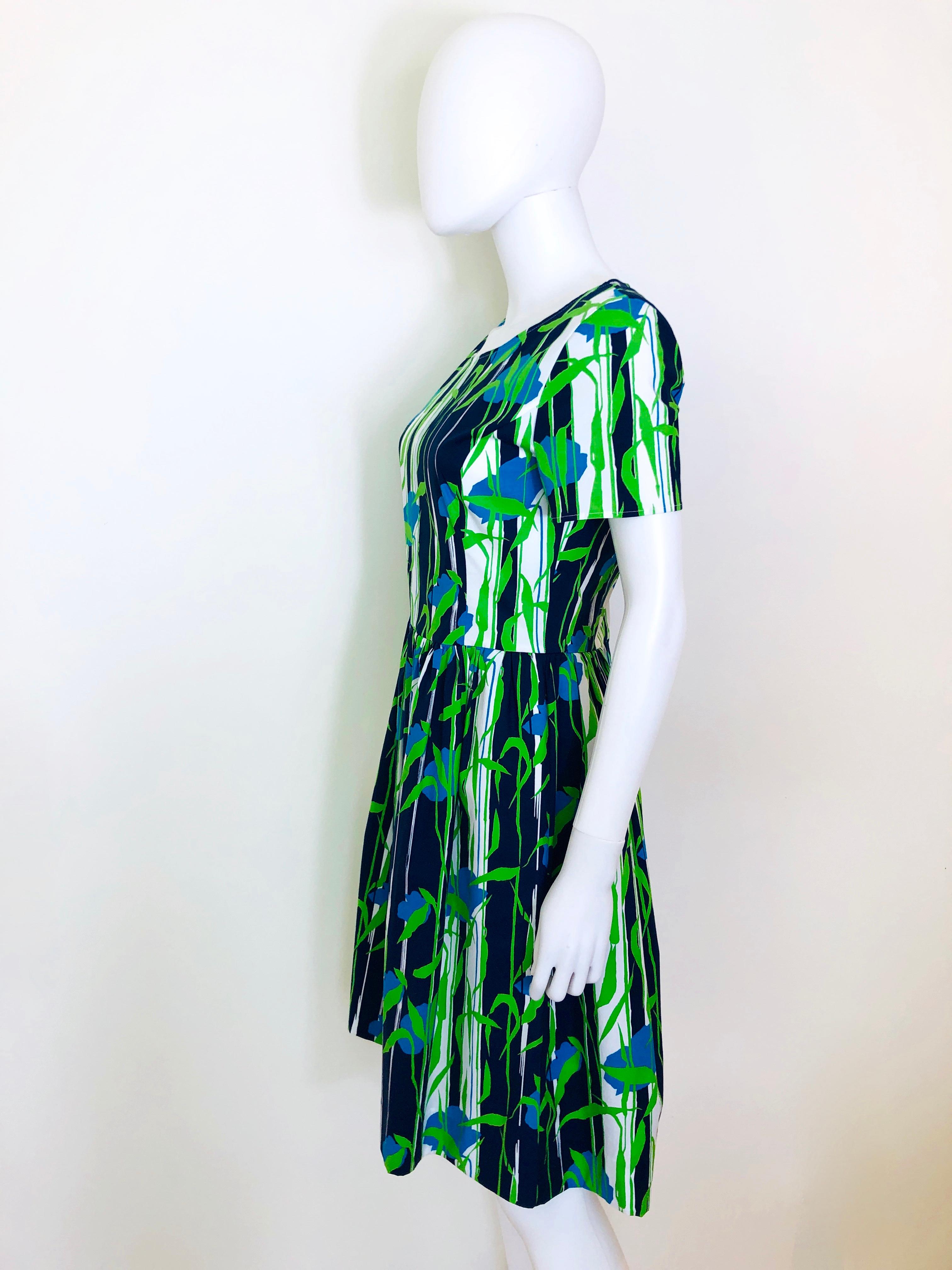 Oscar de la Renta Blue, Green & White Floral Pattern Short Sleeve Flared Dress For Sale 1