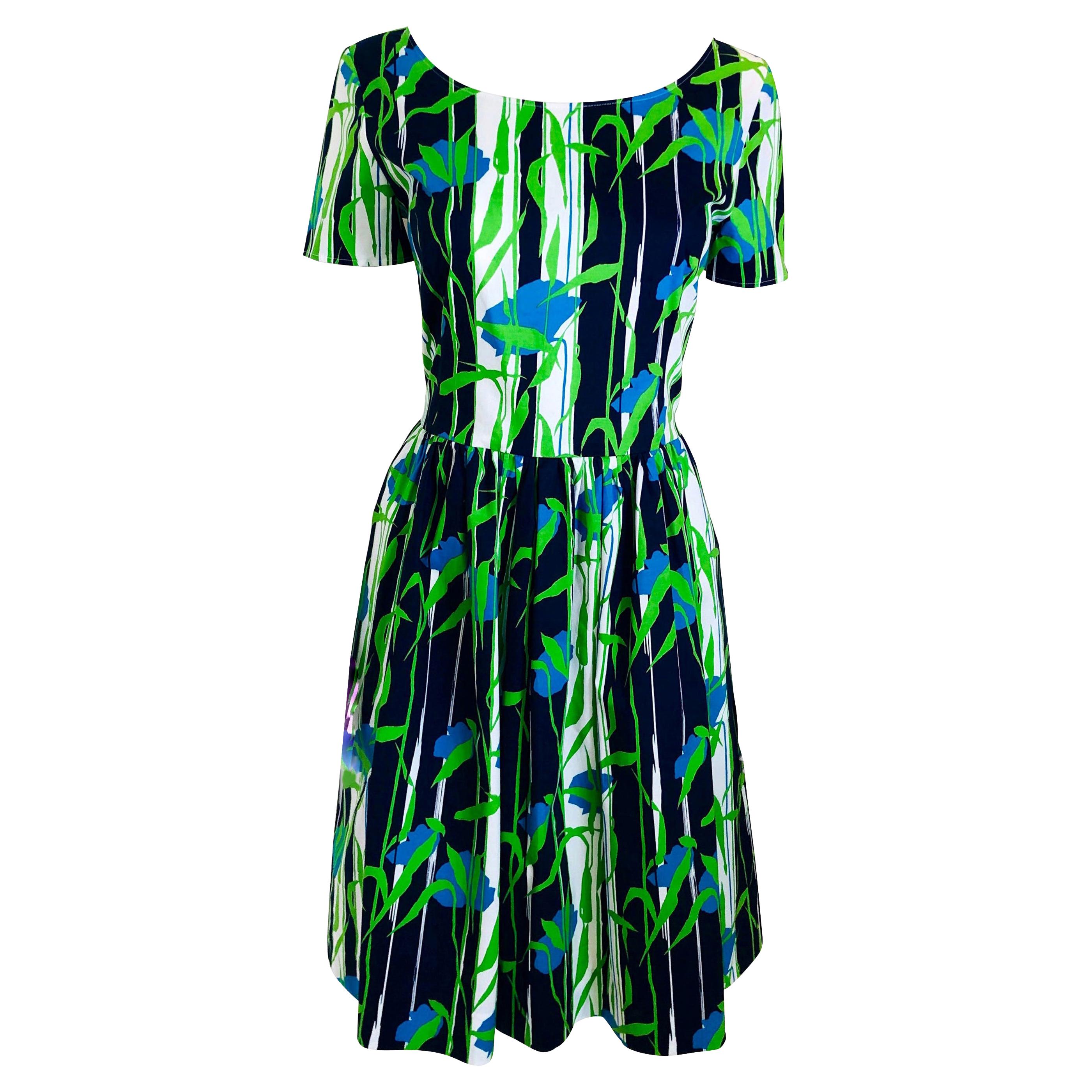 Oscar de la Renta Blue, Green & White Floral Pattern Short Sleeve Flared Dress For Sale