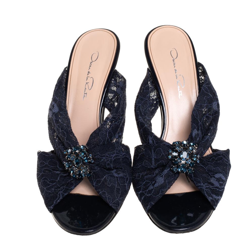 Black Oscar de la Renta Blue Lace Glen Embellished Sandals Size 38.5