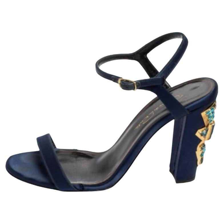 Oscar De La Renta - Sandali con cinturino alla caviglia in raso blu impreziositi da Lemmy - misura 37,5 in vendita