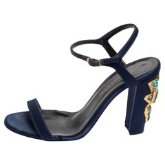 Oscar de la Renta Blaue Satin-Sandalen mit Knöchelriemen aus Lammfell und Leinenverzierung Größe 37,5