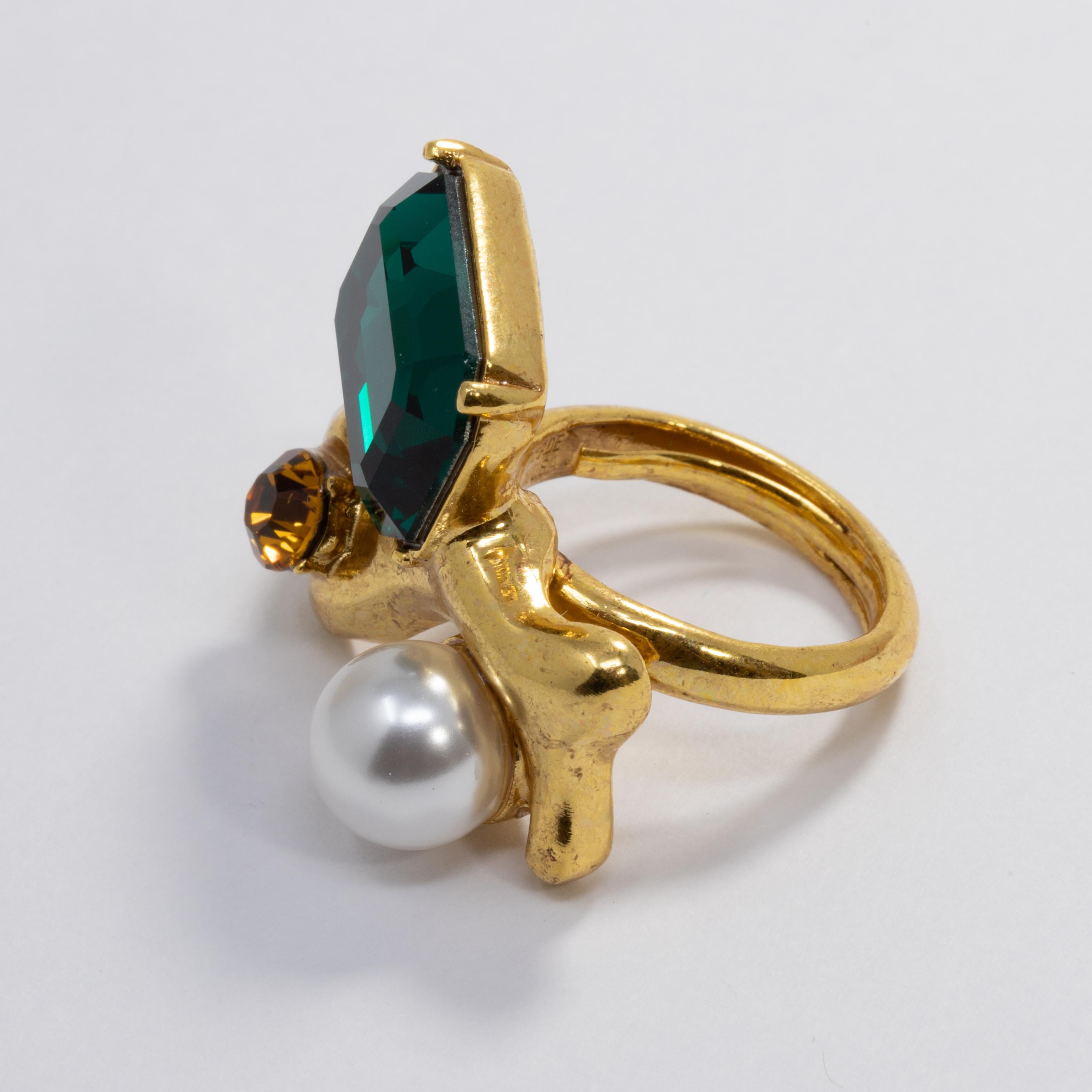 Oscar de la Renta Bold Green, Amber Crystal and Pearl Cocktail Ring In New Condition In Milford, DE