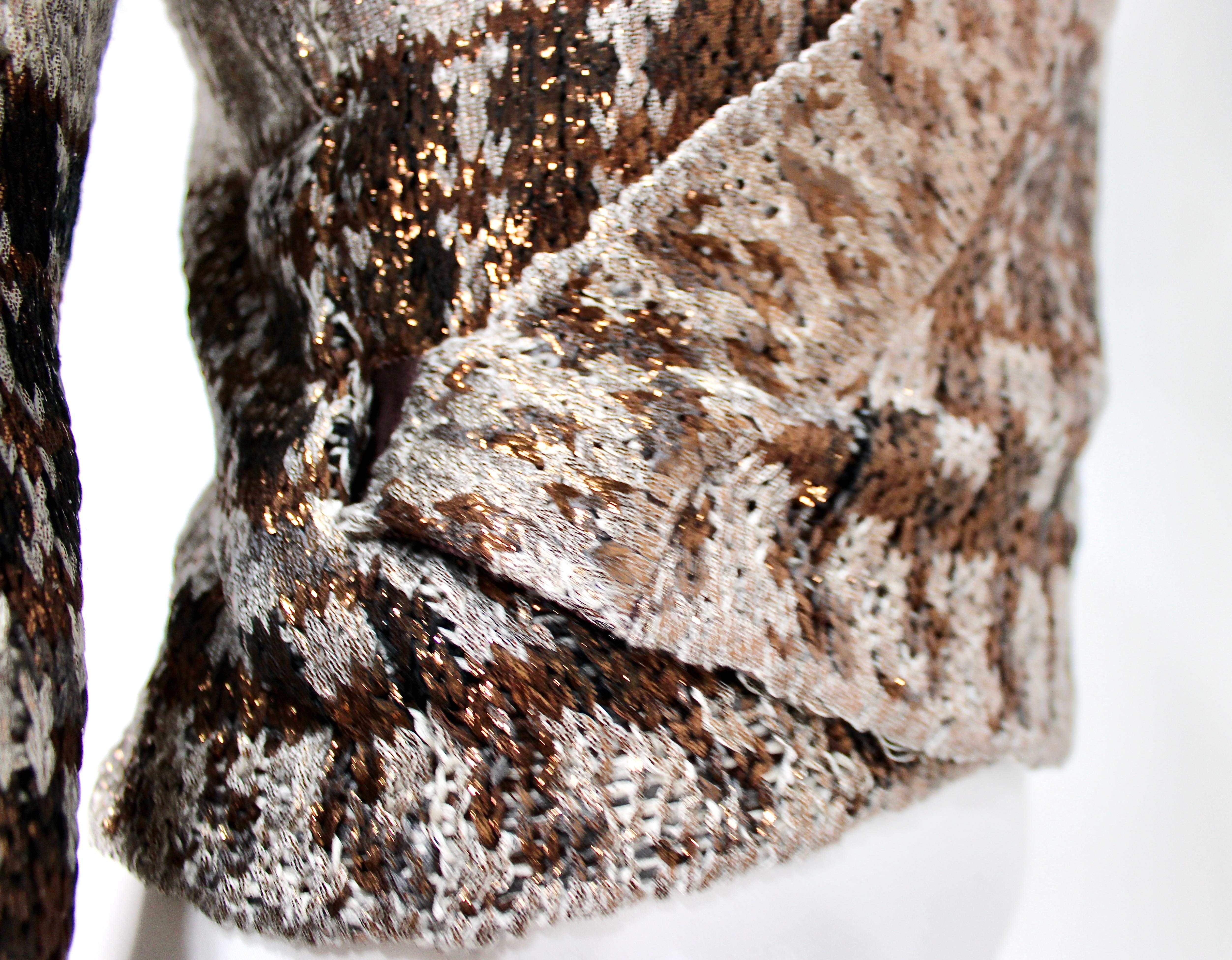 Oscar De La Renta - Cardigan a portafoglio in maglia di seta color bronzo in vendita 3