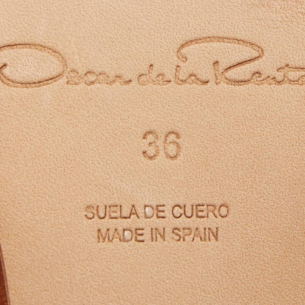 Oscar De La Renta Brown Canvas und Leder Spanisch verschönert flache Mules Größe 3 Damen im Angebot