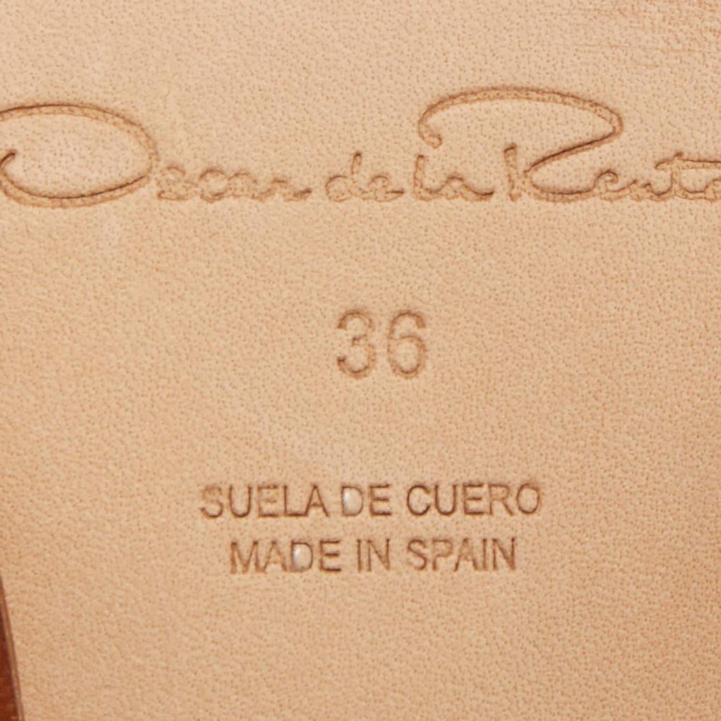 Oscar de la Renta Braunes Segeltuch und Leder Spanische verschönerte flache Pantoletten Größe 3 im Angebot 1